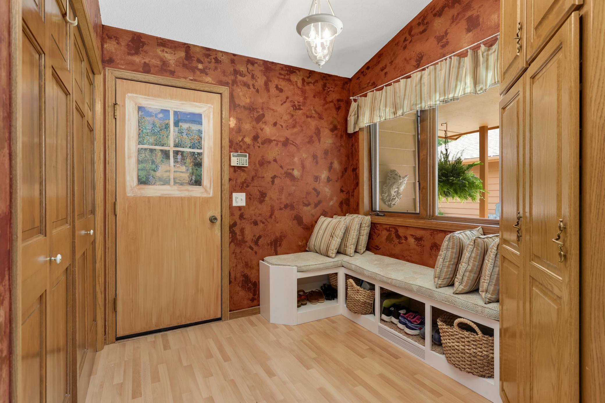 14589 Embassy Avenue Property Photo 6