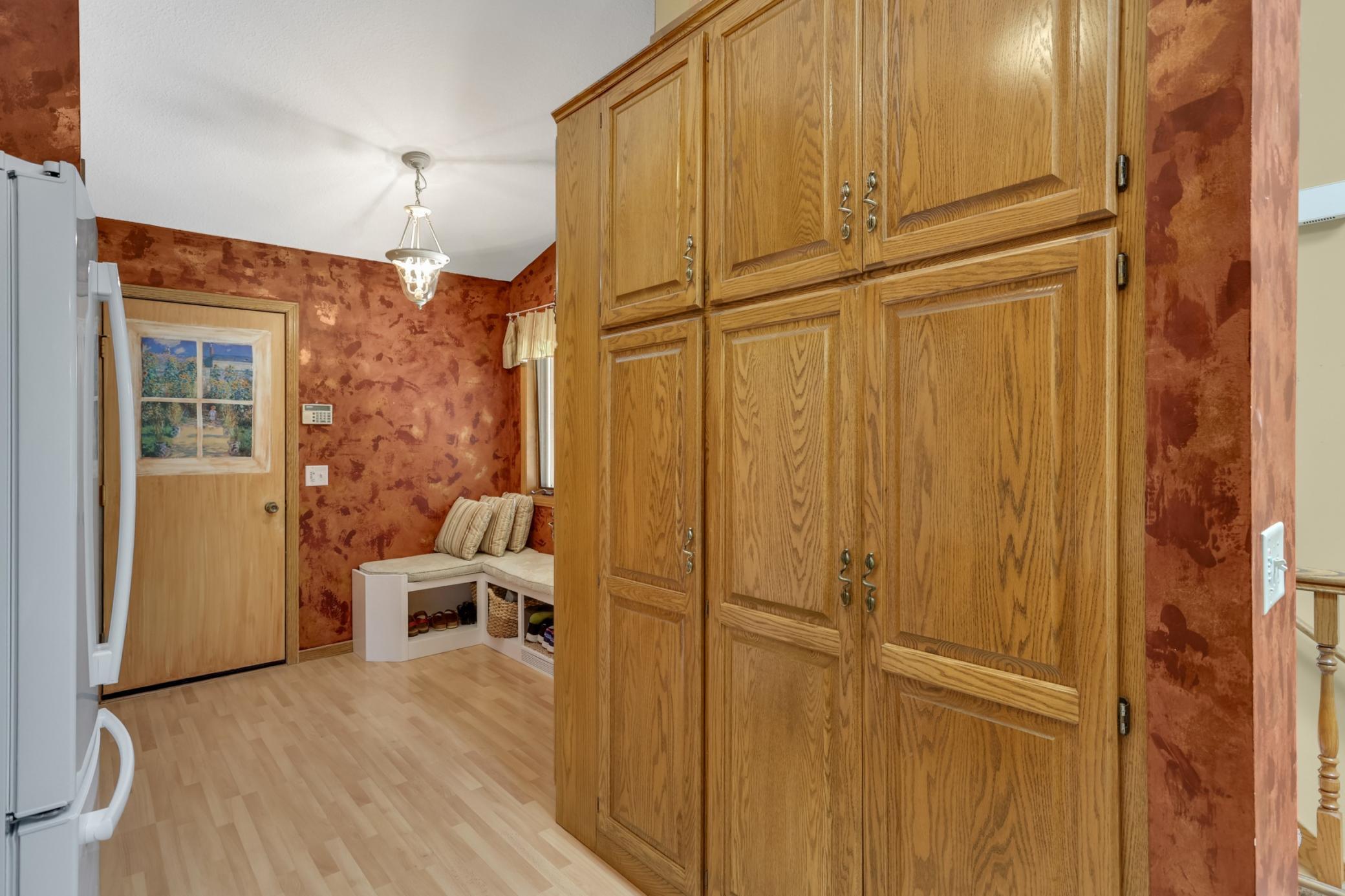 14589 Embassy Avenue Property Photo 7