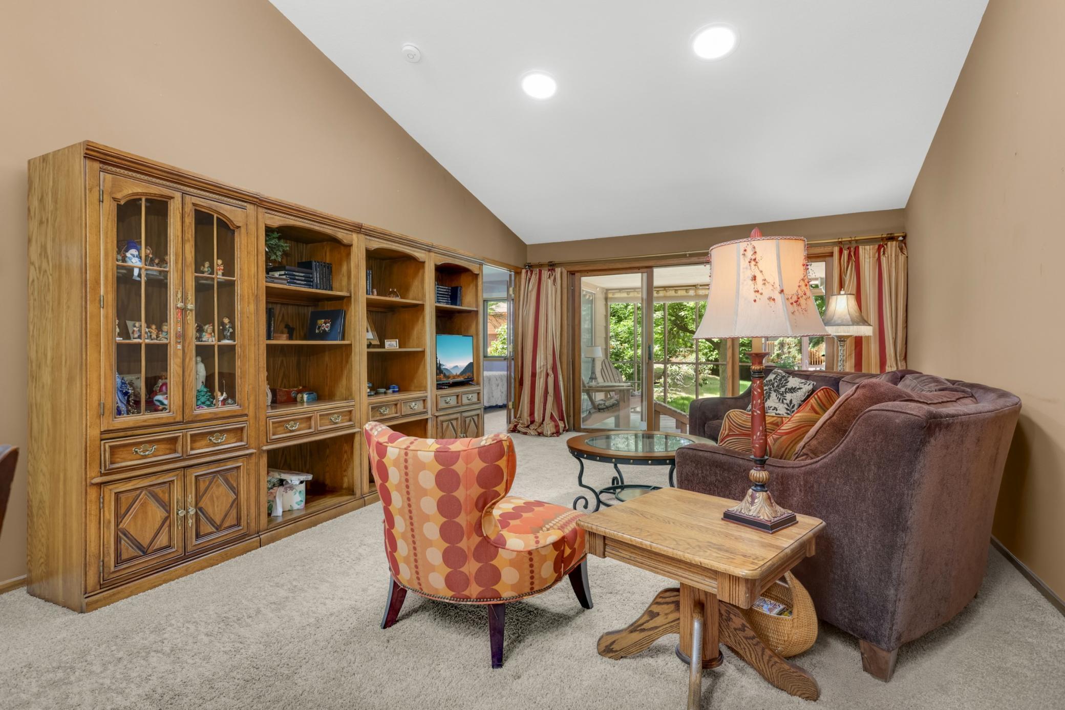 14589 Embassy Avenue Property Photo 8