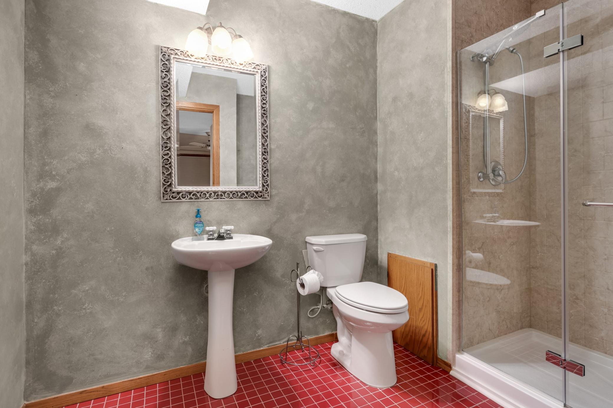 14589 Embassy Avenue Property Photo 24