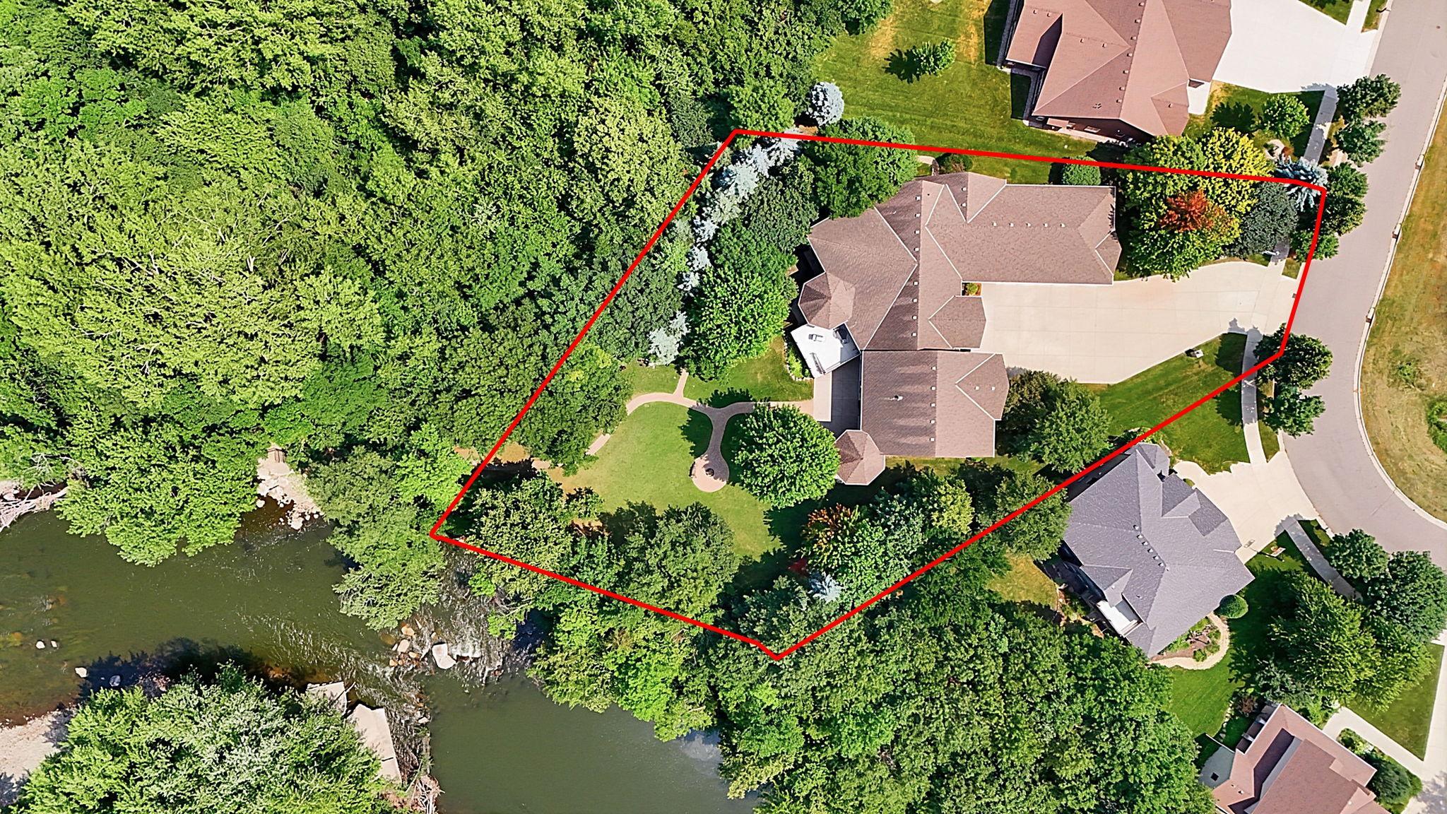 2177 Mill Pond Drive Property Photo 2