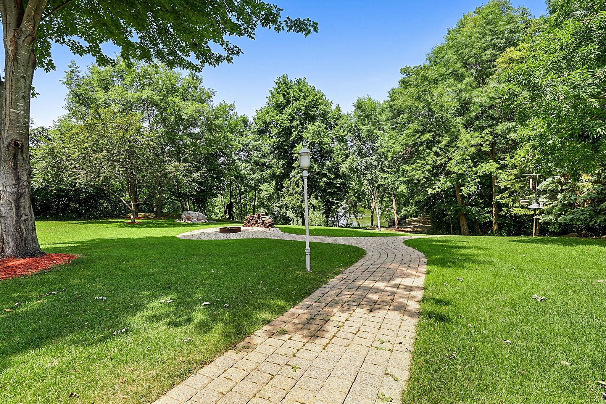 2177 Mill Pond Drive Property Photo 5