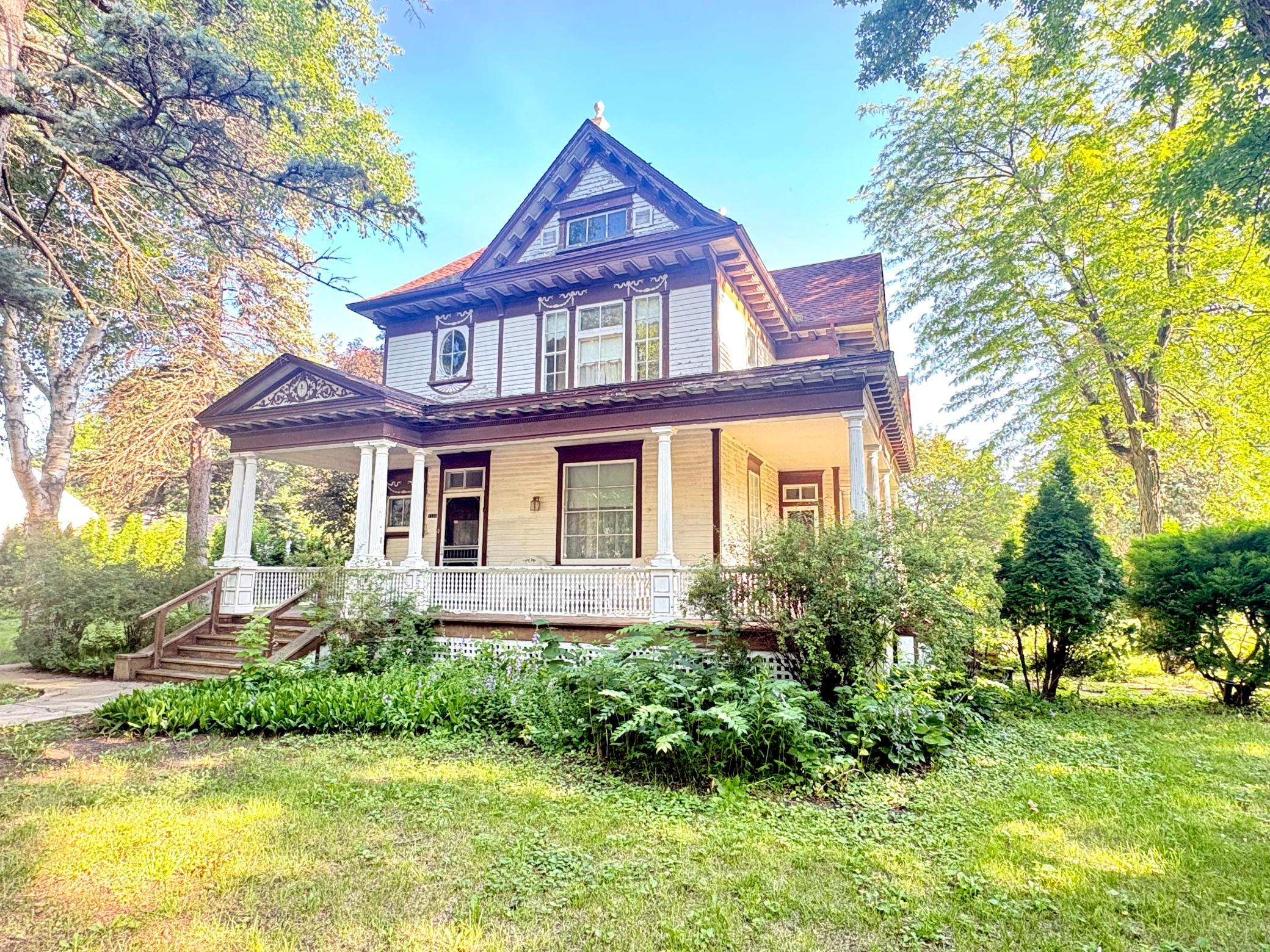 1122 Pine Street Property Photo 1