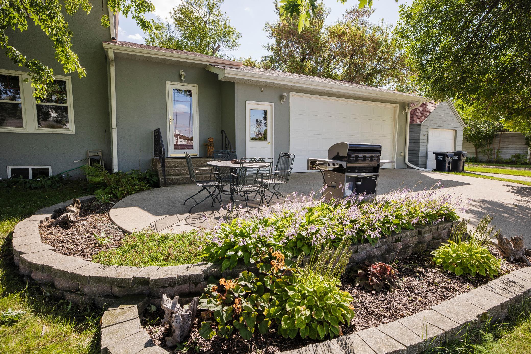 201 2nd Street W Property Photo 7