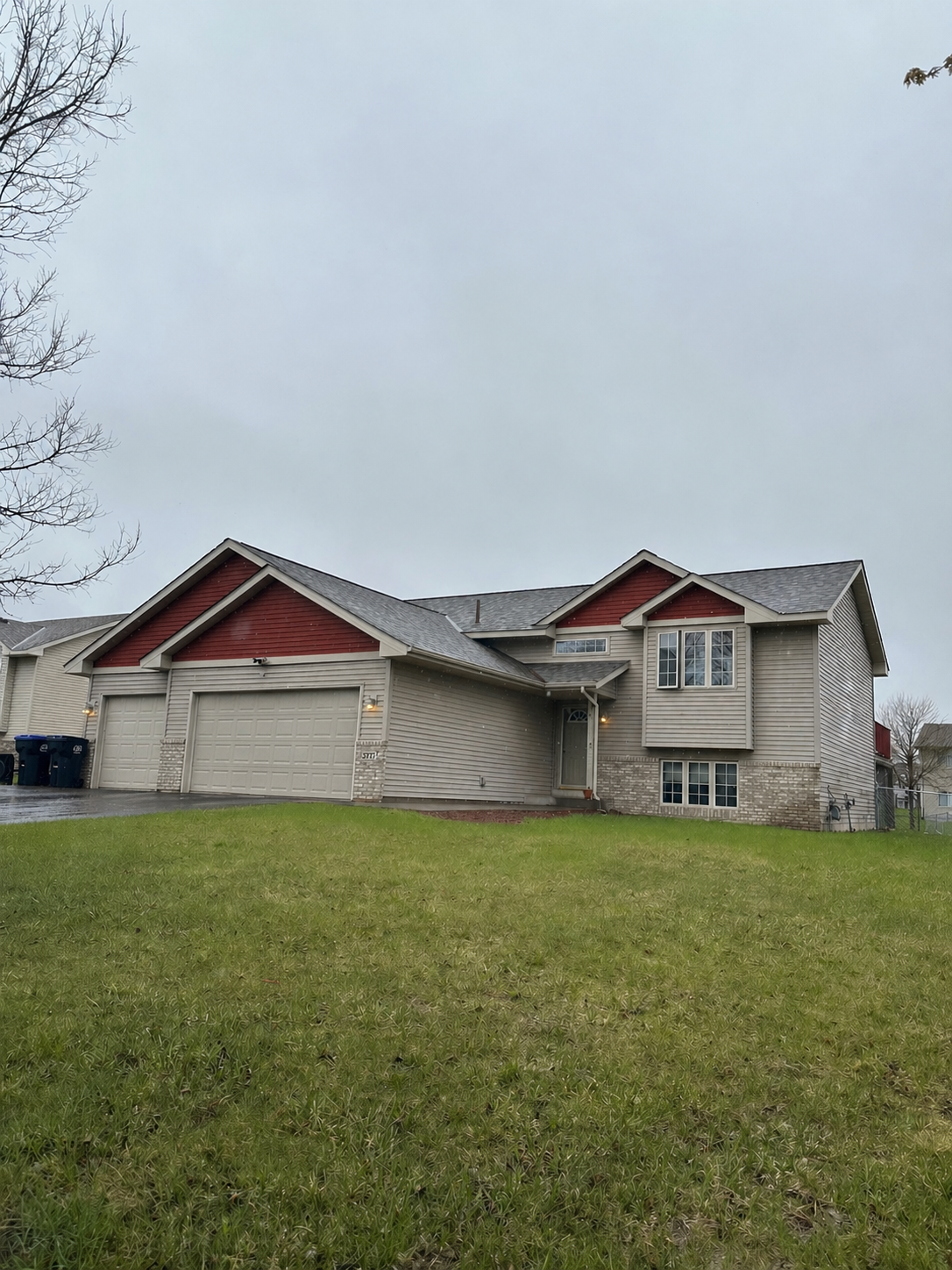 3727 Woodside Drive