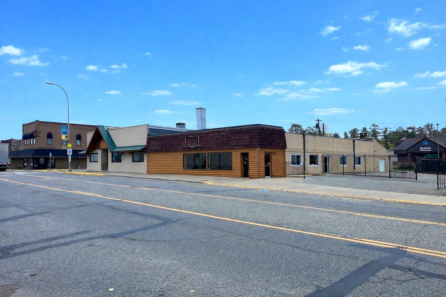 603 Minnesota Avenue W Entire Bldg Property Photo 1