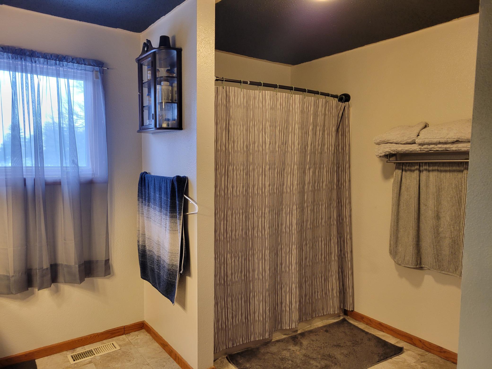 405 Riverside Avenue S Property Photo 19