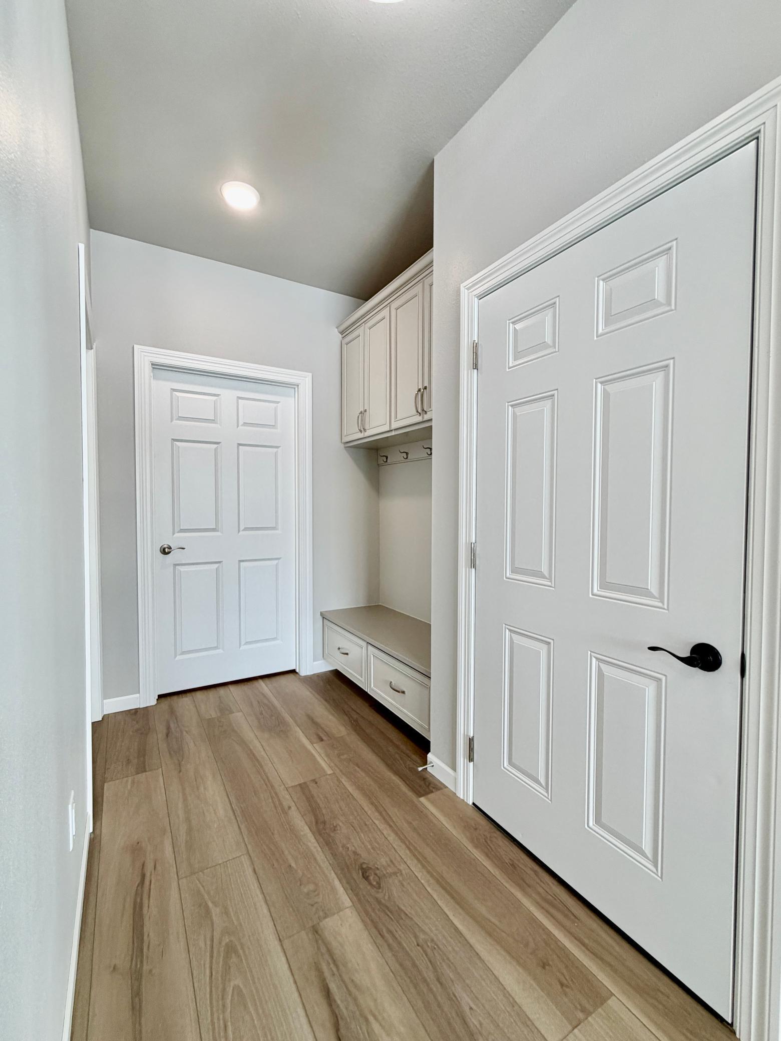 102 E Memory Lane Property Photo 14
