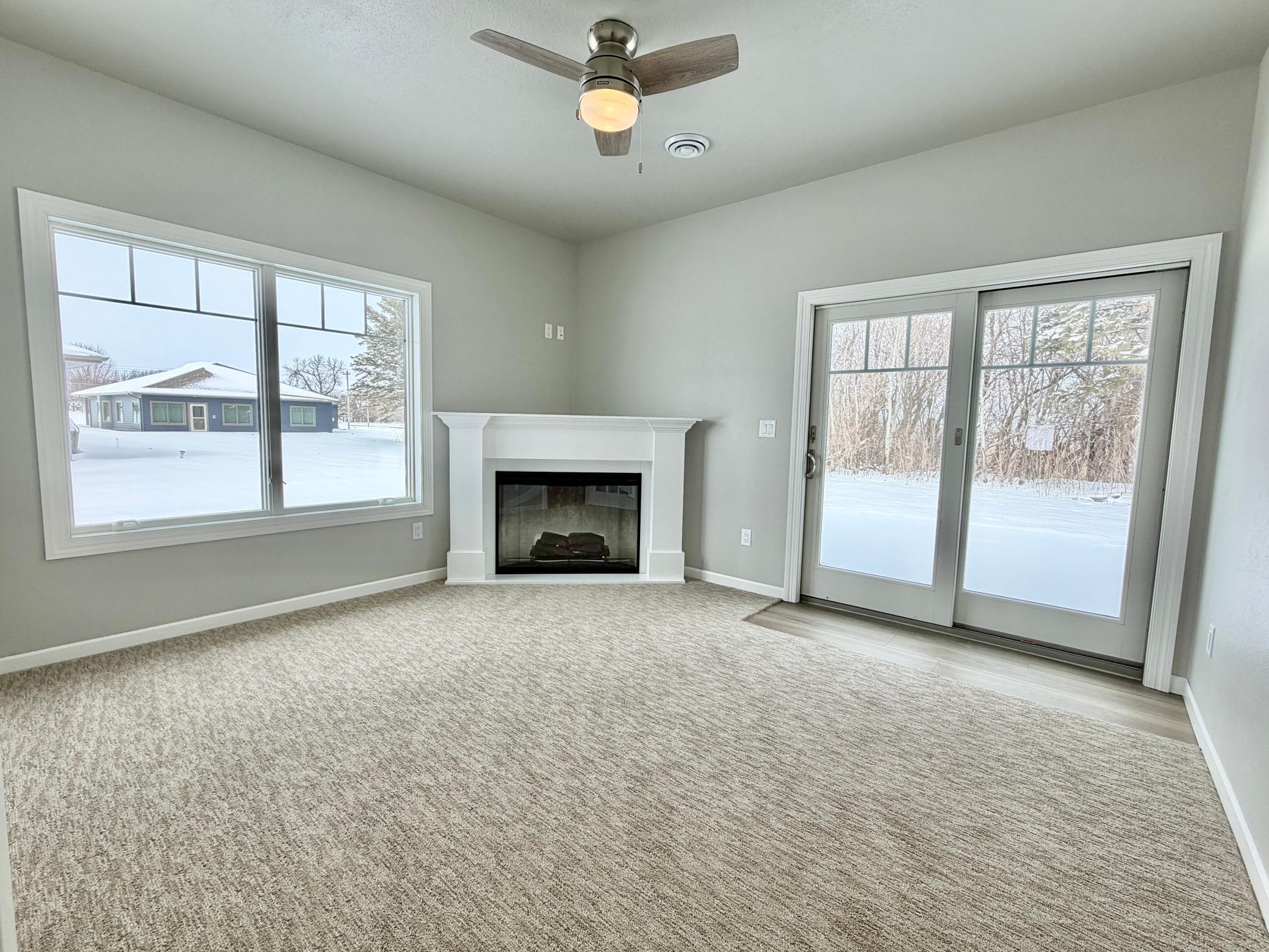 102 E Memory Lane Property Photo 20