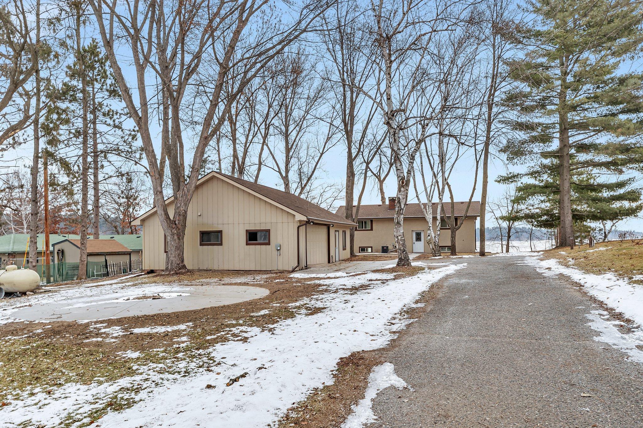 31574 Lowry Circle Property Photo 3