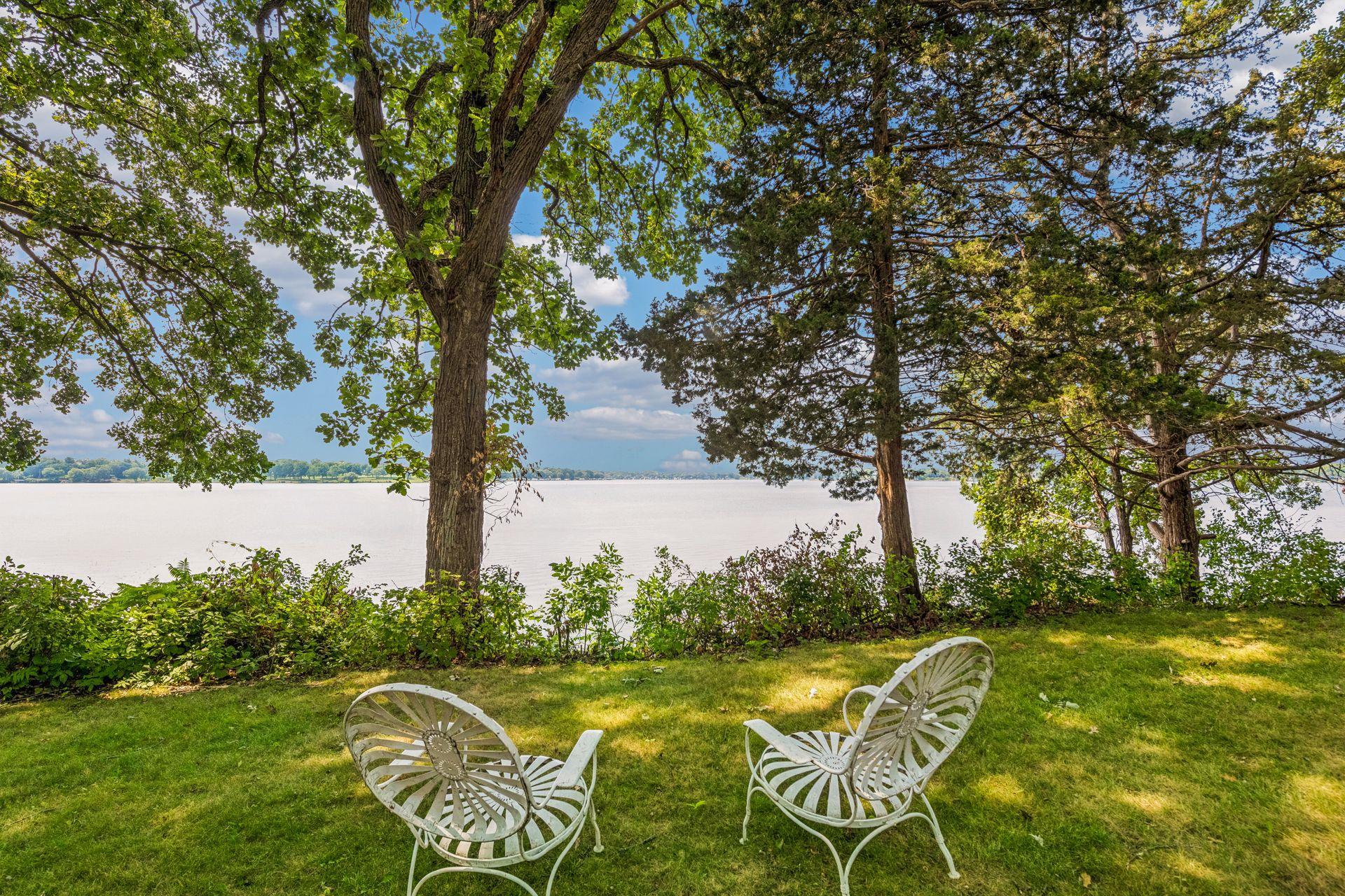2425 N Shore Drive Property Photo 7