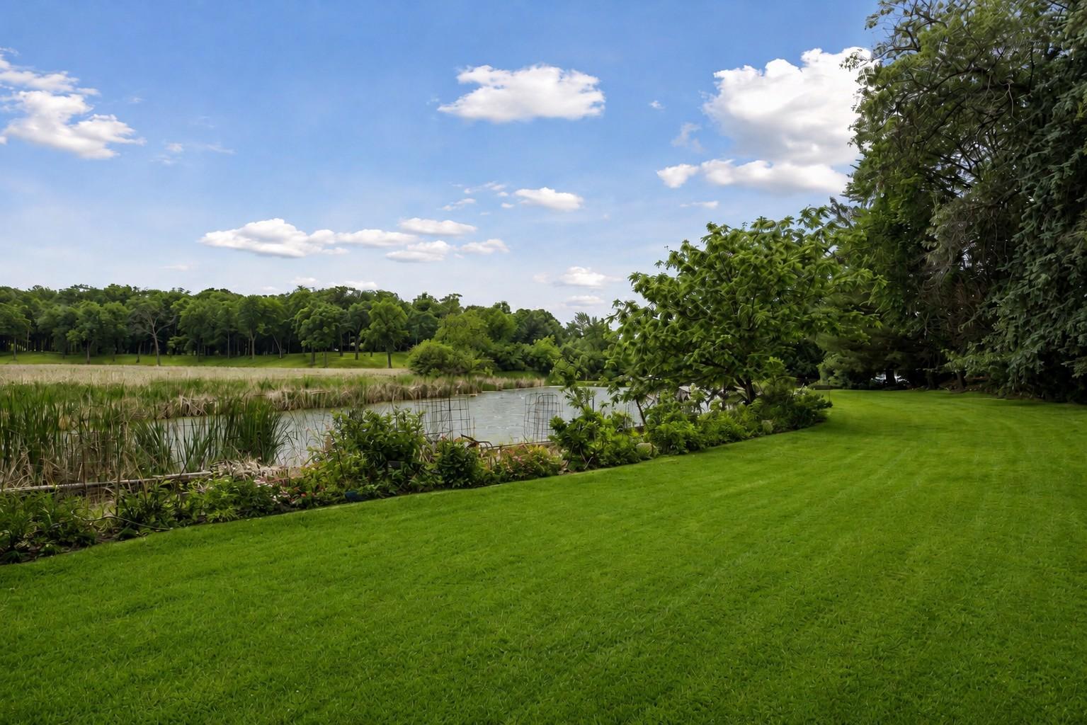 2425 N Shore Drive Property Photo 8