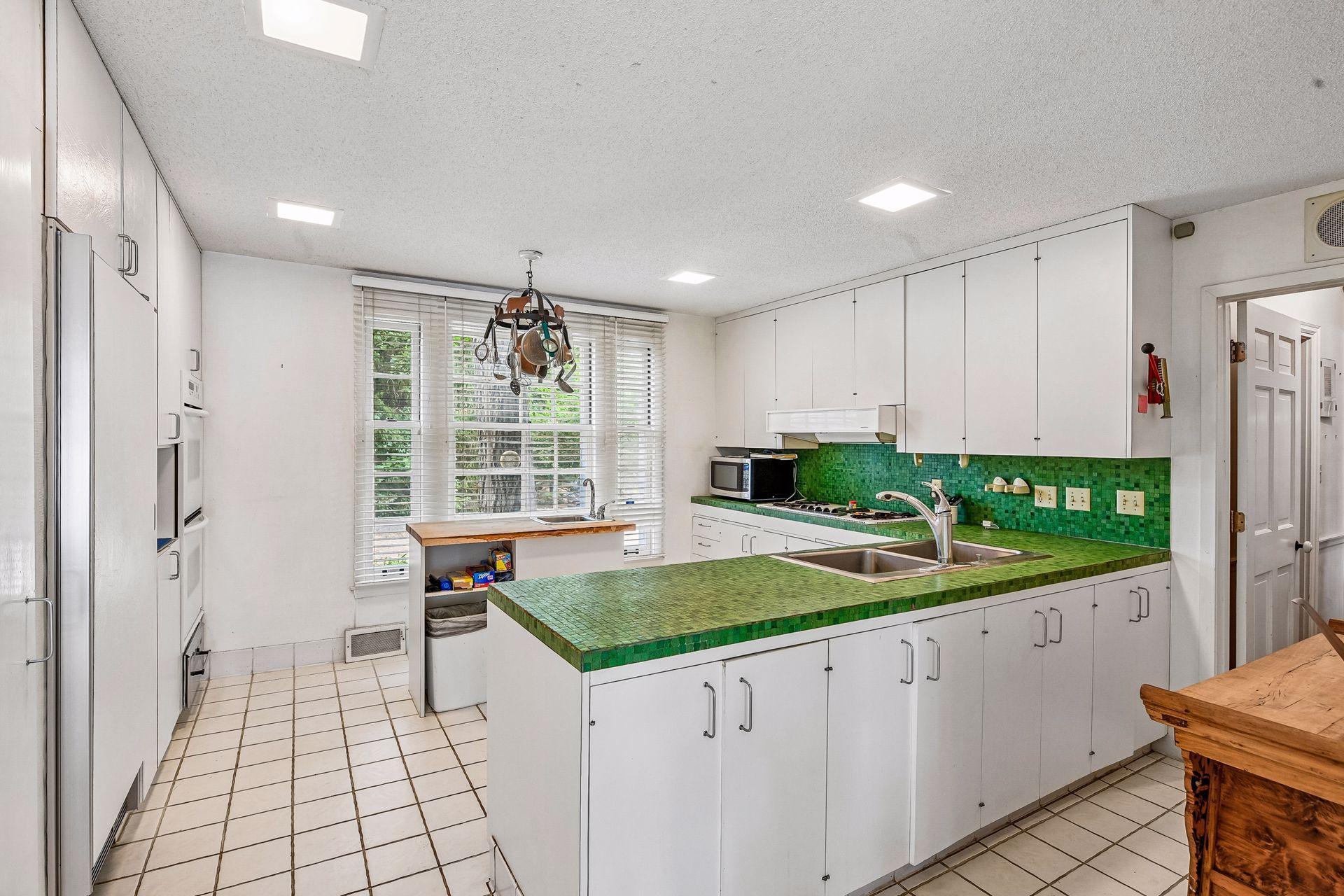 2425 N Shore Drive Property Photo 24