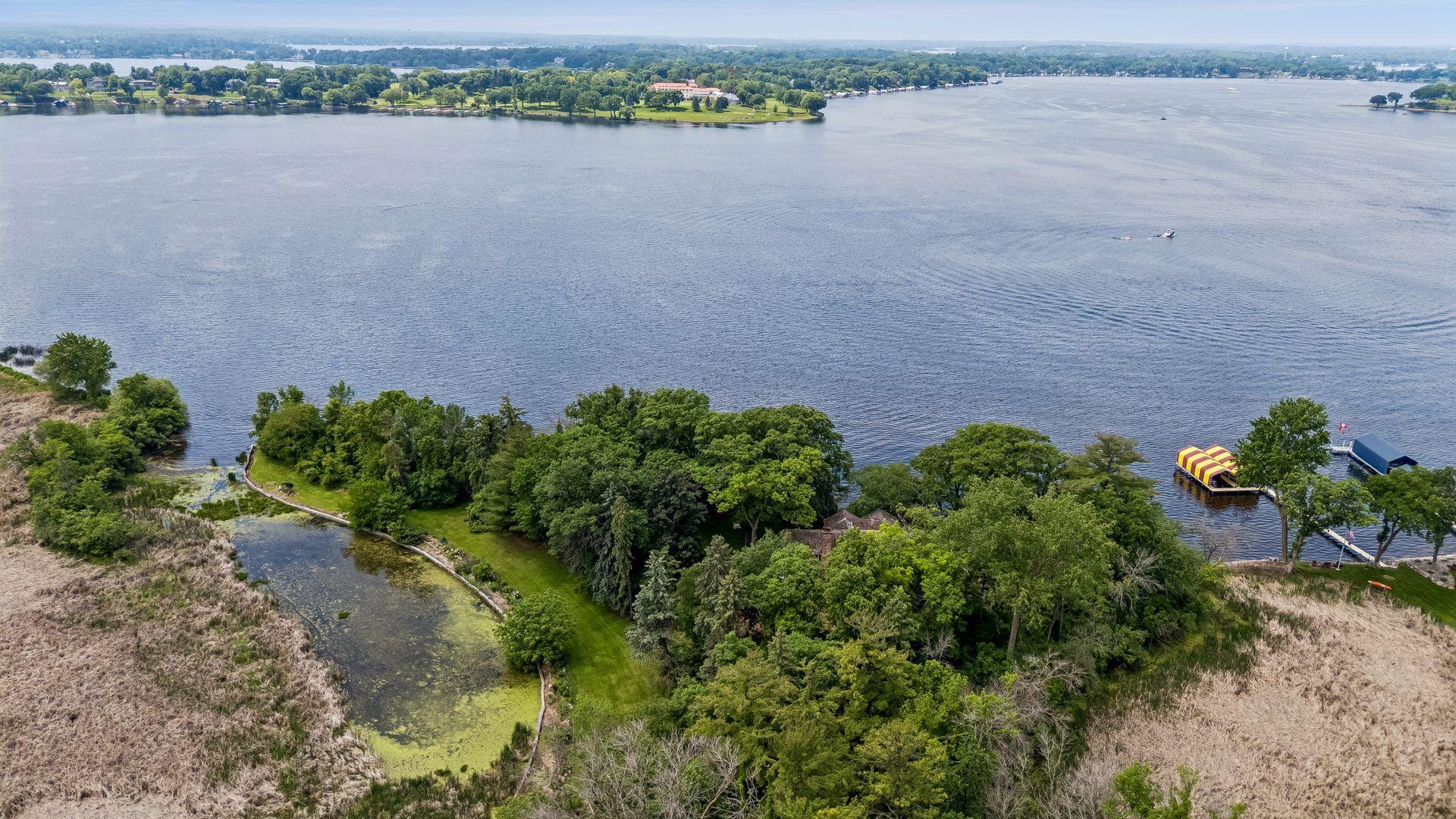2425 N Shore Drive Property Photo 41