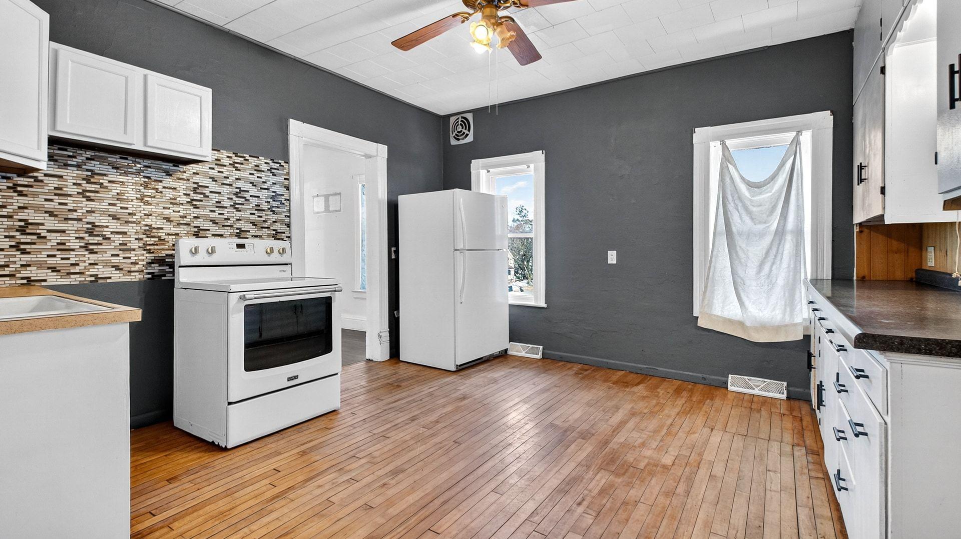 23965 Washington Street Property Photo 5