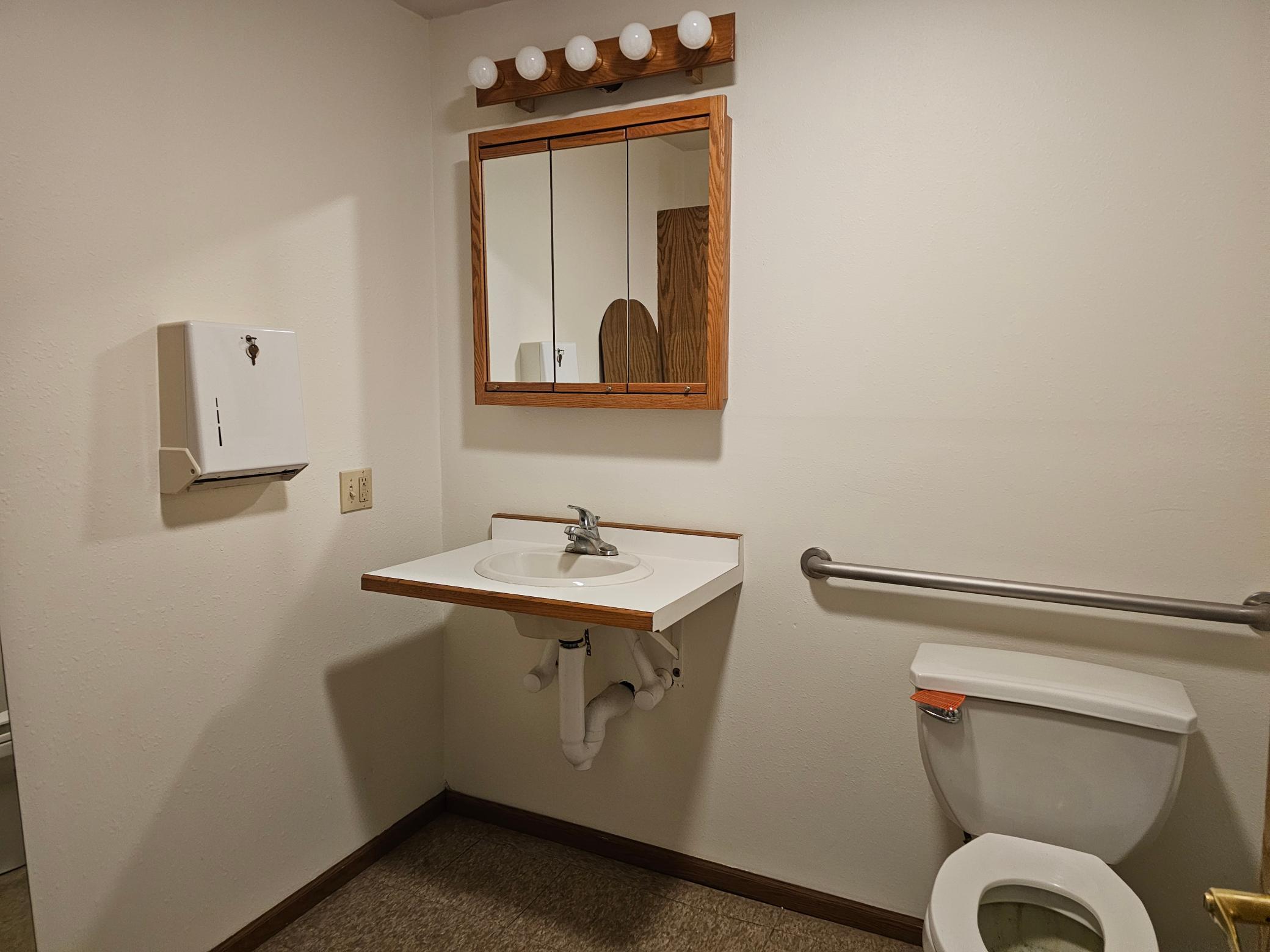 4078 71 Highway Ne Property Photo 6