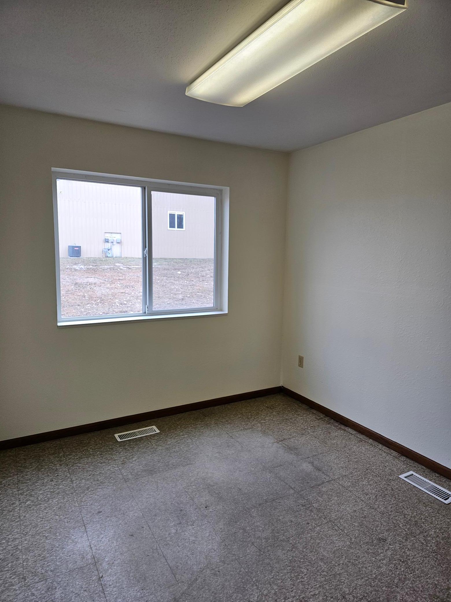 4078 71 Highway Ne Property Photo 8