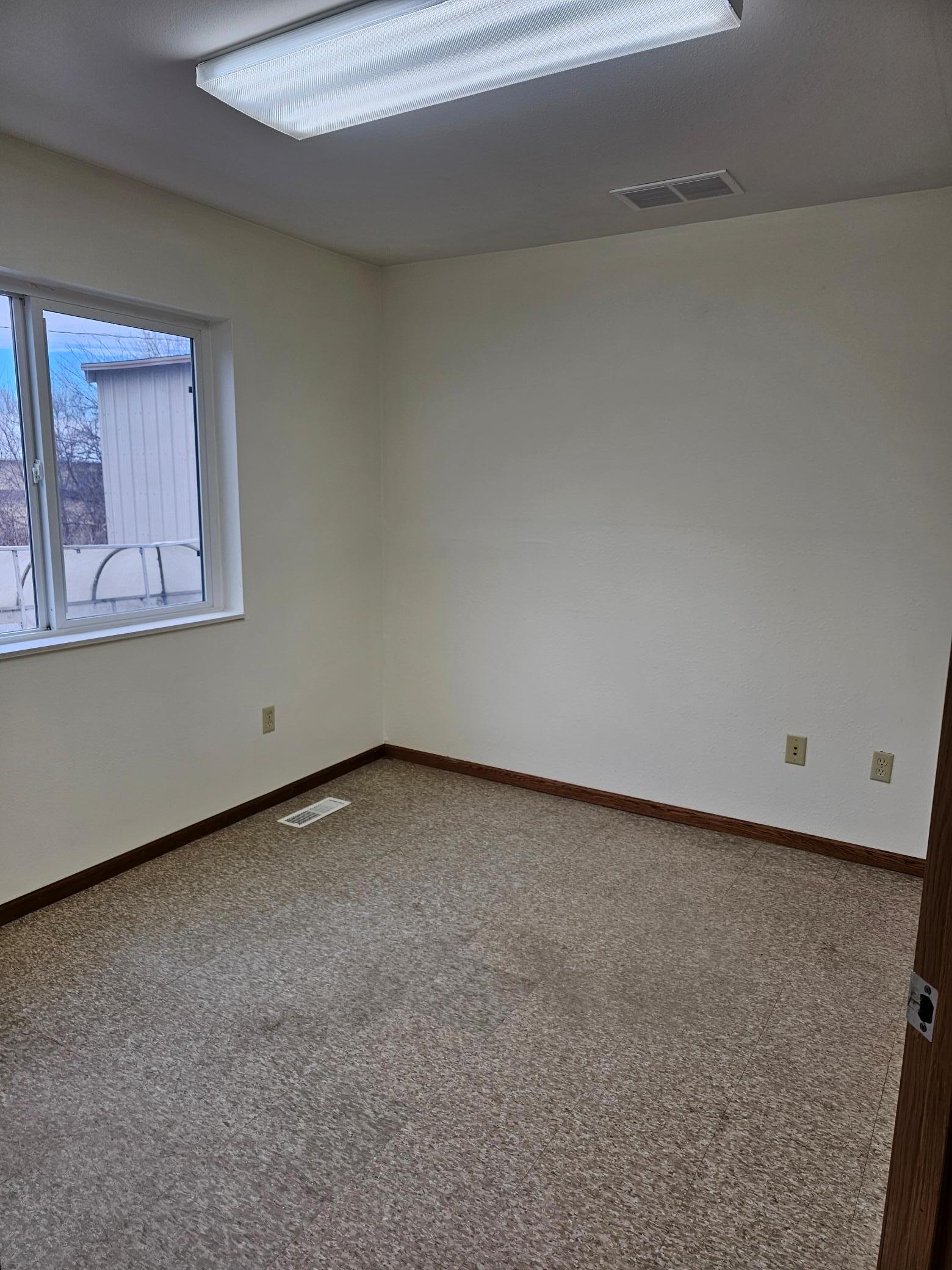 4078 71 Highway Ne Property Photo 9