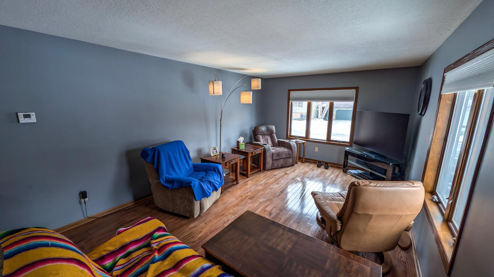 1918 Bayview Drive Property Photo 3