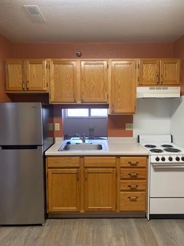 31 Chestnut Street E #2 Property Photo 3