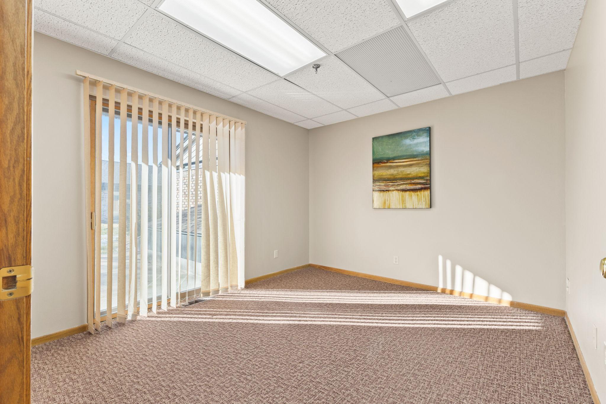 2575 Hamline Avenue N Property Photo 6