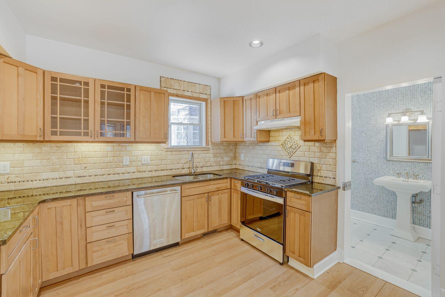 3917 Garfield Avenue Property Photo 6