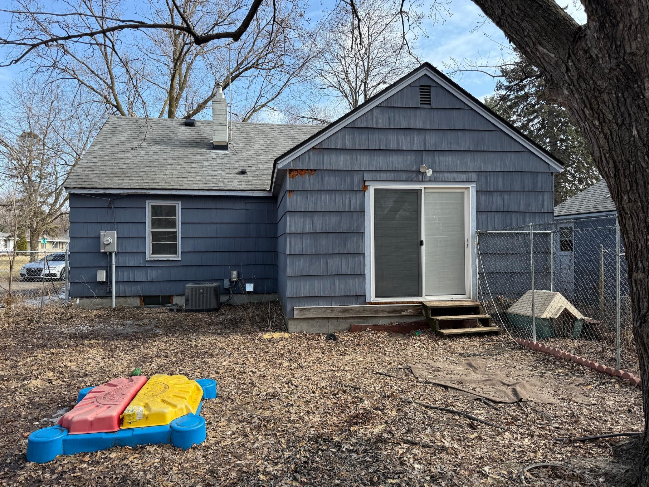 9242 5th Street Ne Property Photo 3