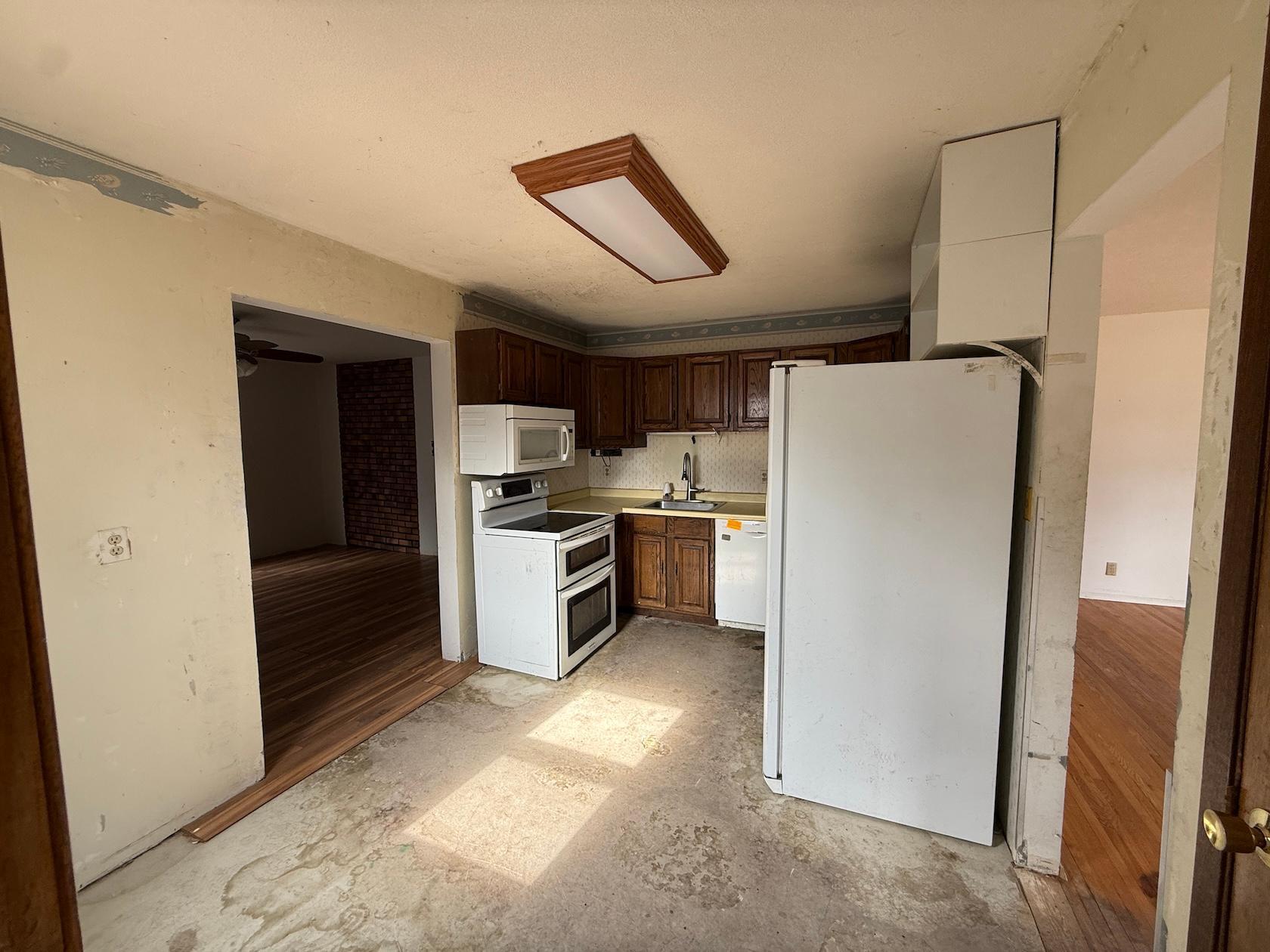 9242 5th Street Ne Property Photo 4