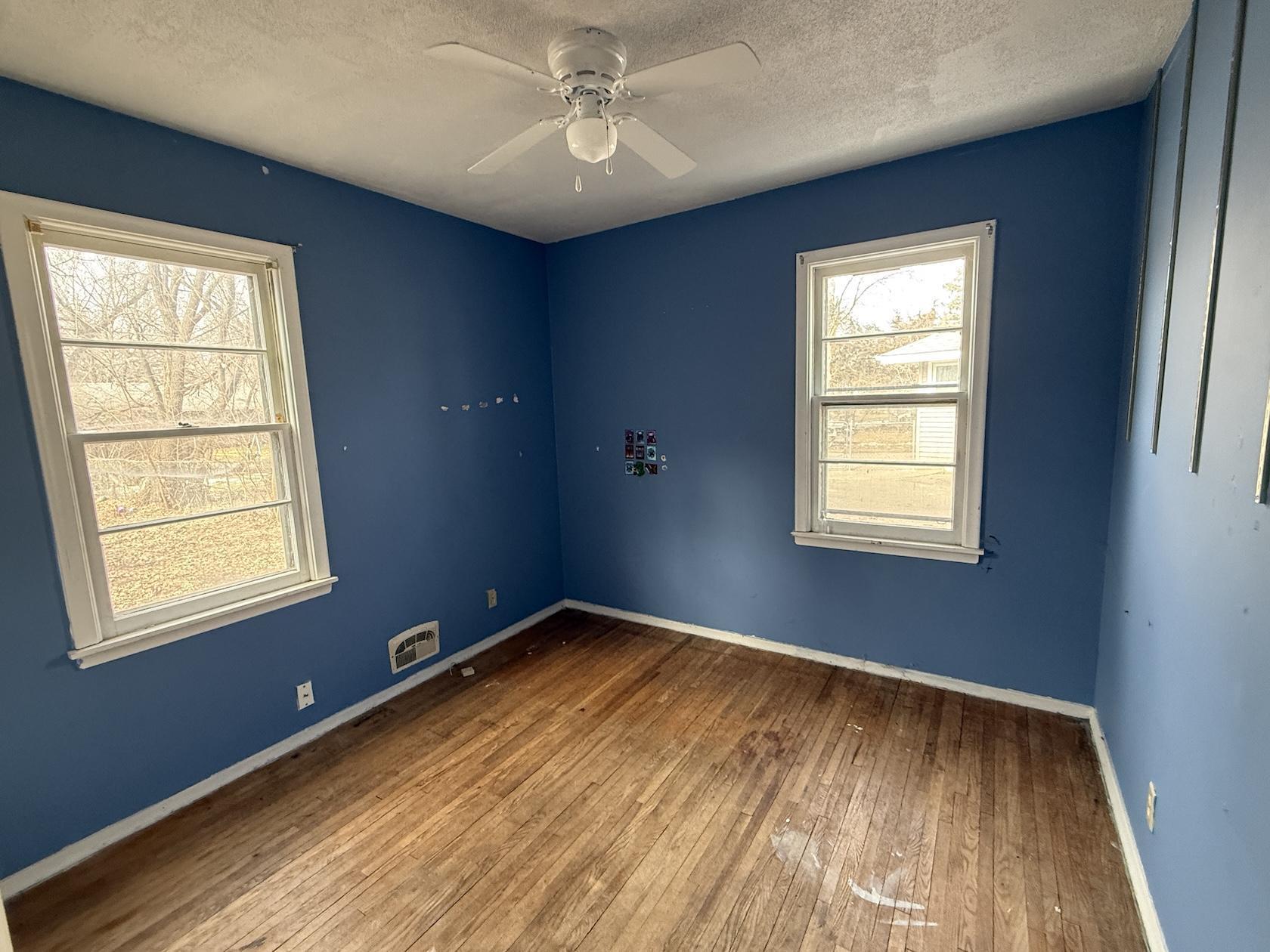 9242 5th Street Ne Property Photo 9