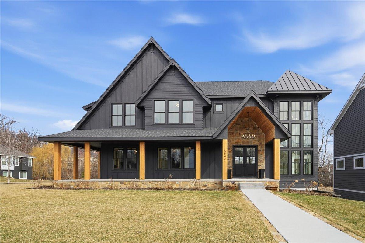 15540 52nd Place N Property Photo 1
