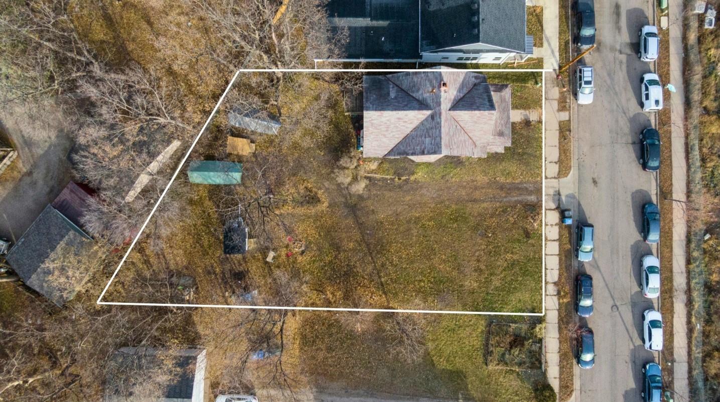 199 James Avenue N Property Photo 1
