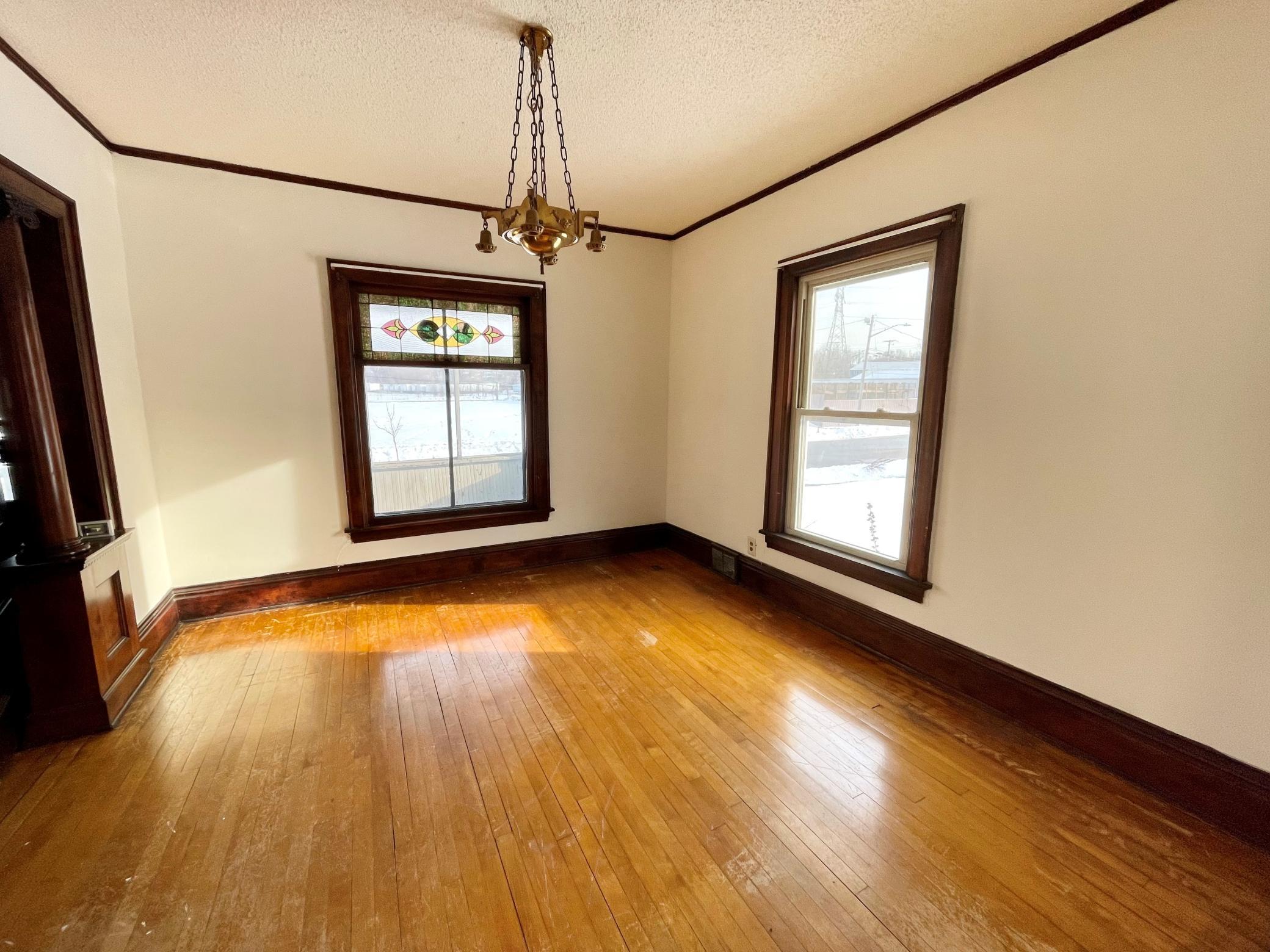 199 James Avenue N Property Photo 8