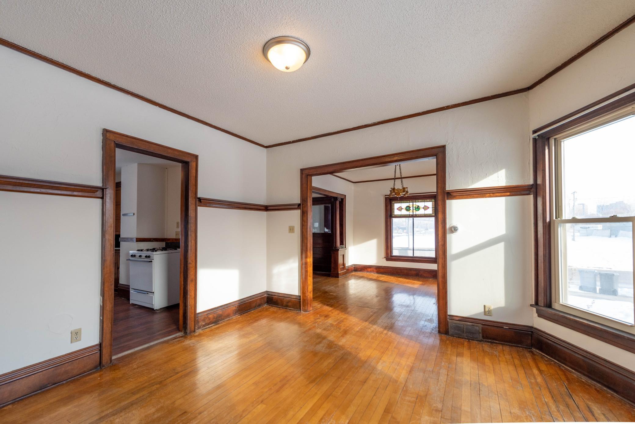 199 James Avenue N Property Photo 10