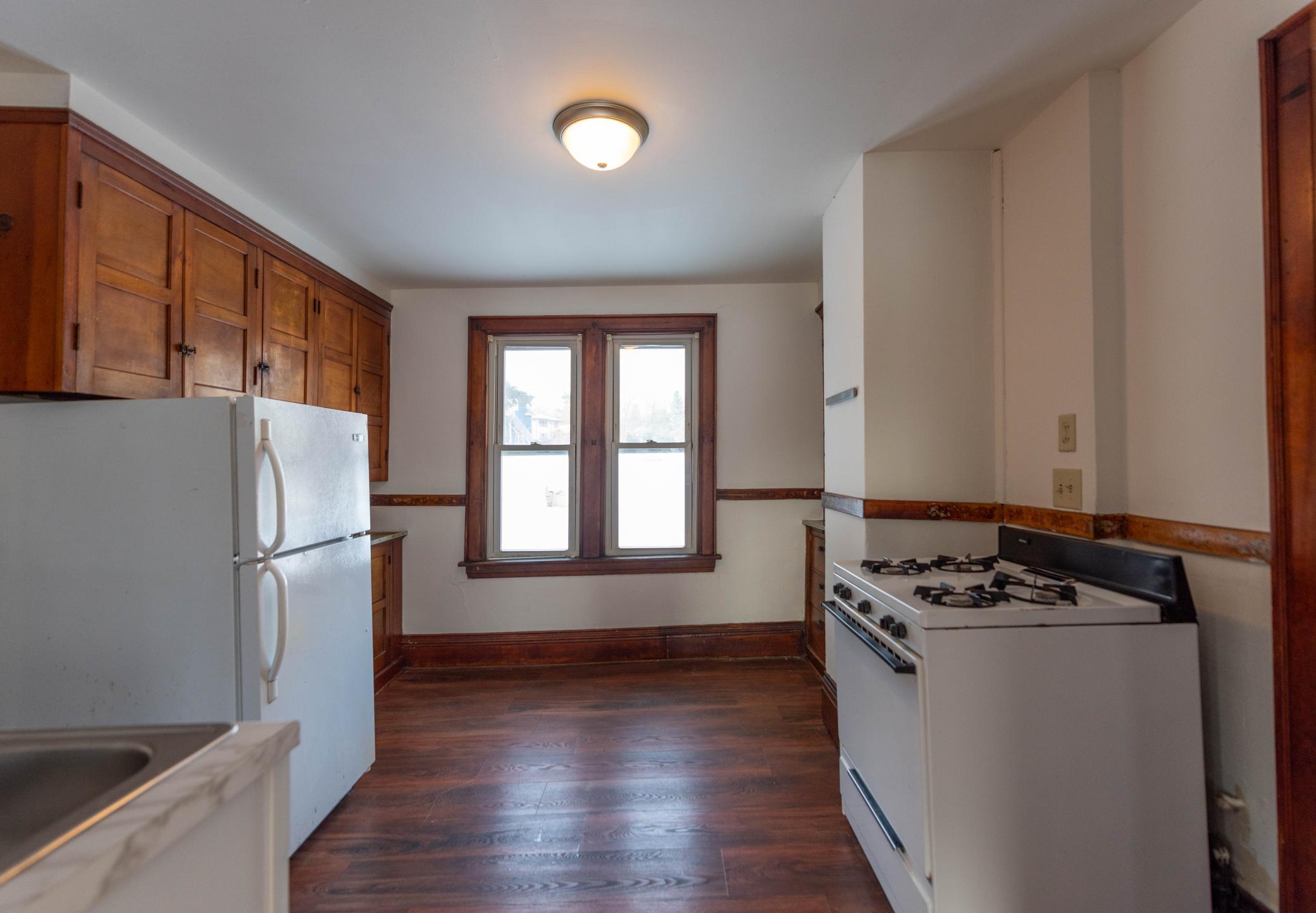 199 James Avenue N Property Photo 11
