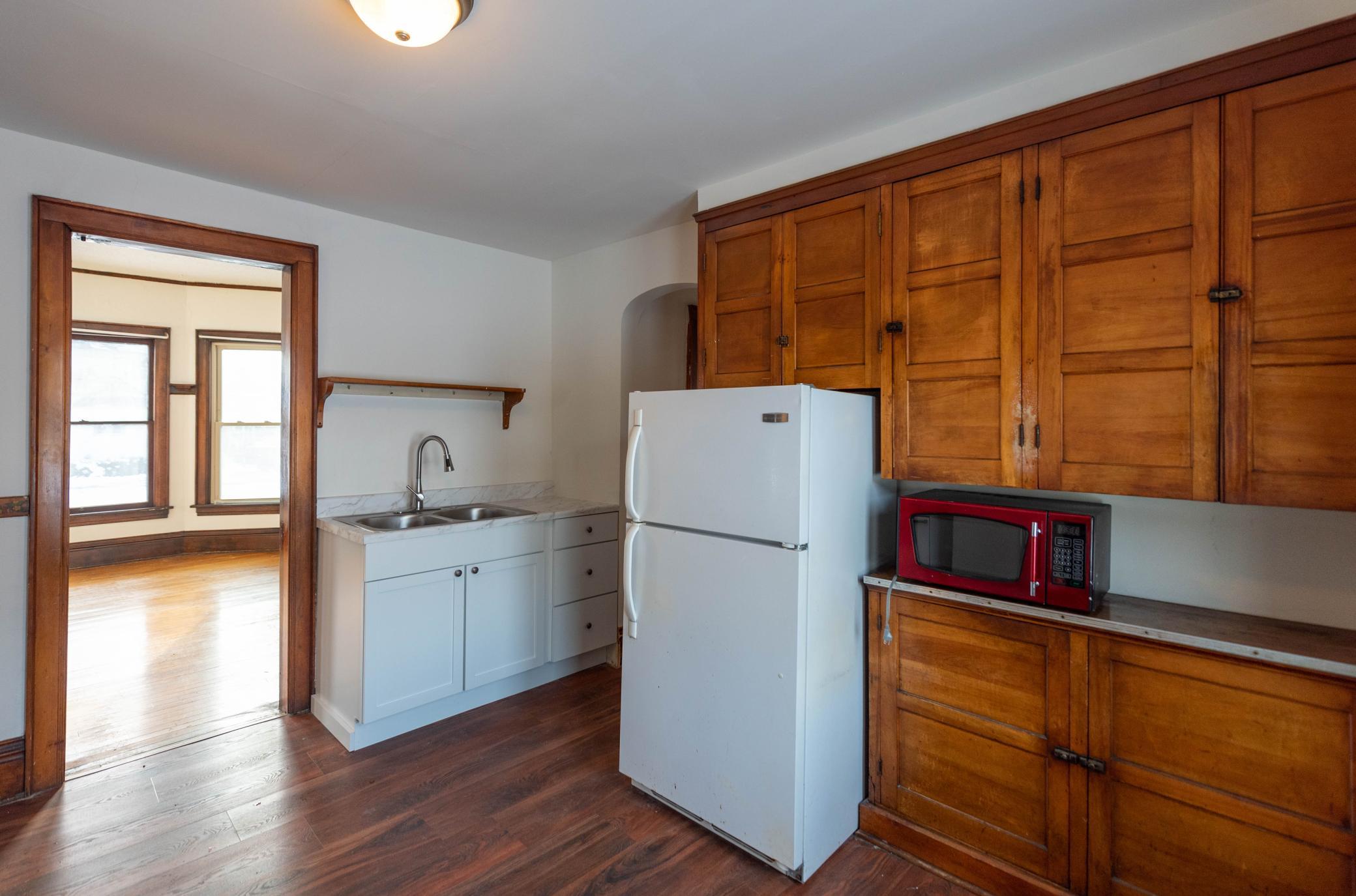 199 James Avenue N Property Photo 12