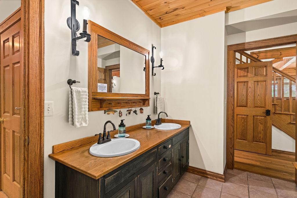 4822 E Tri Lakes Road Property Photo 18