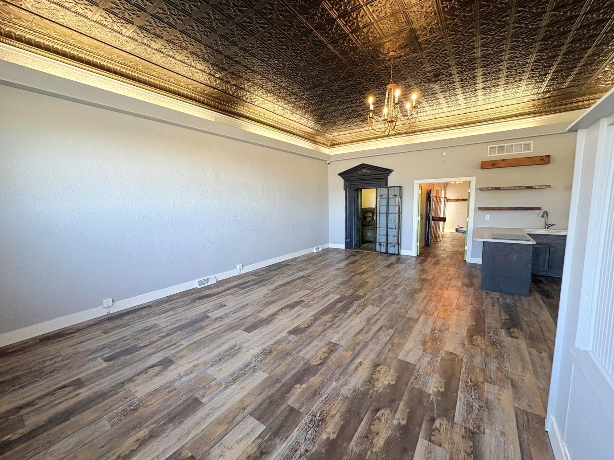 104 Cedar Avenue E Property Photo 6