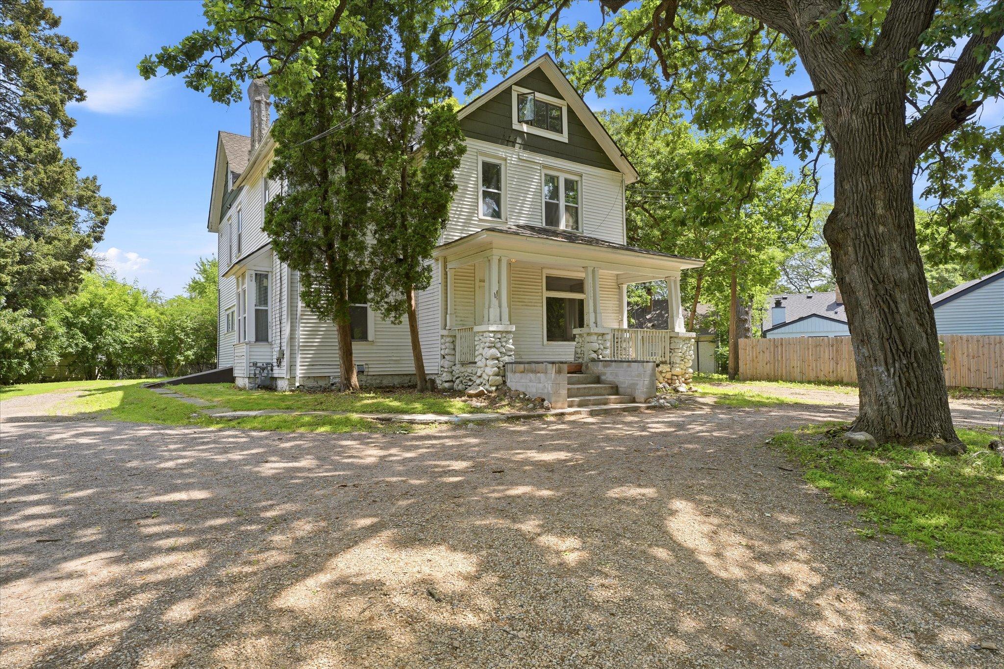 1667 Ames Avenue Property Photo 2