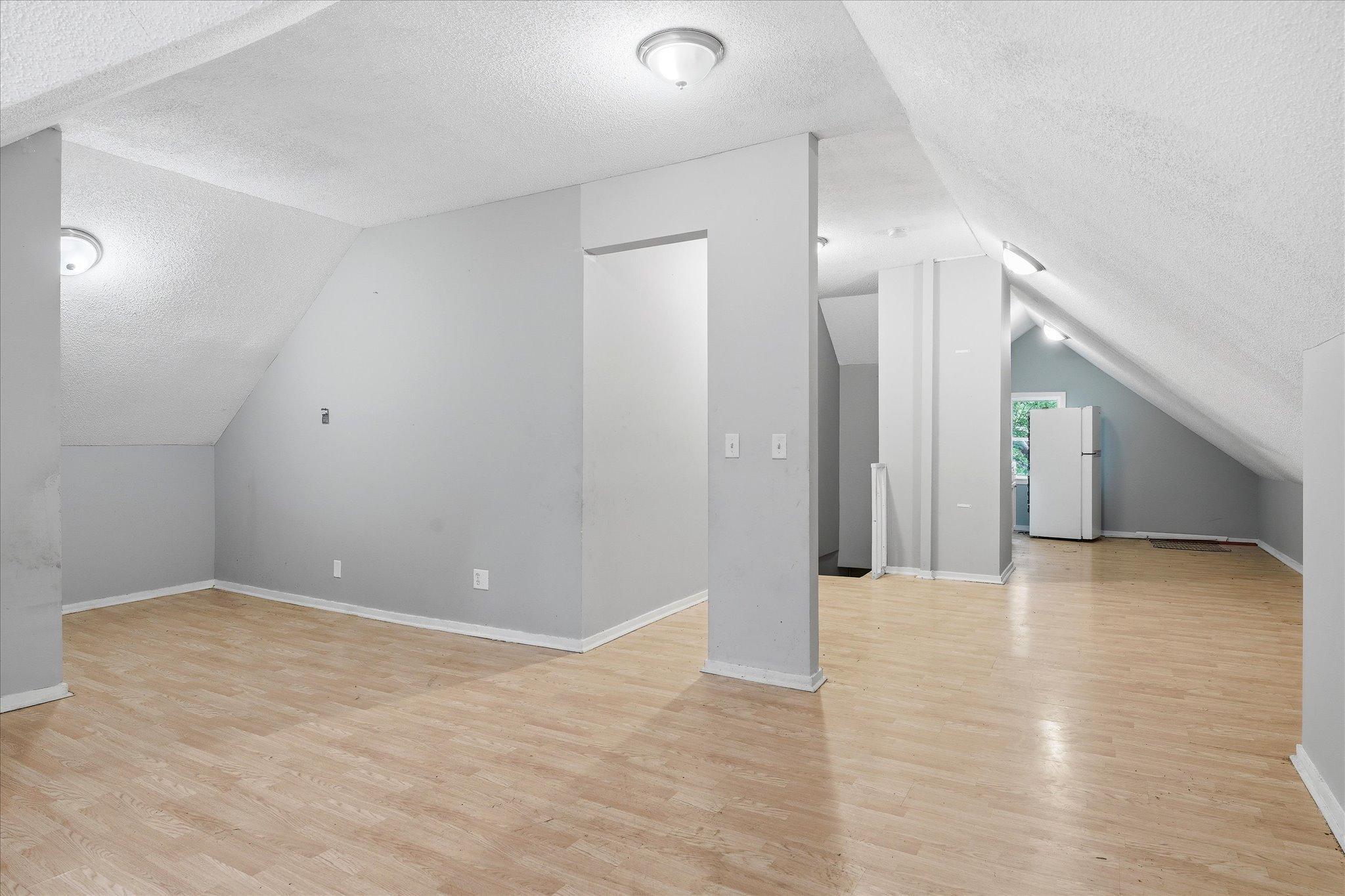 1667 Ames Avenue Property Photo 38