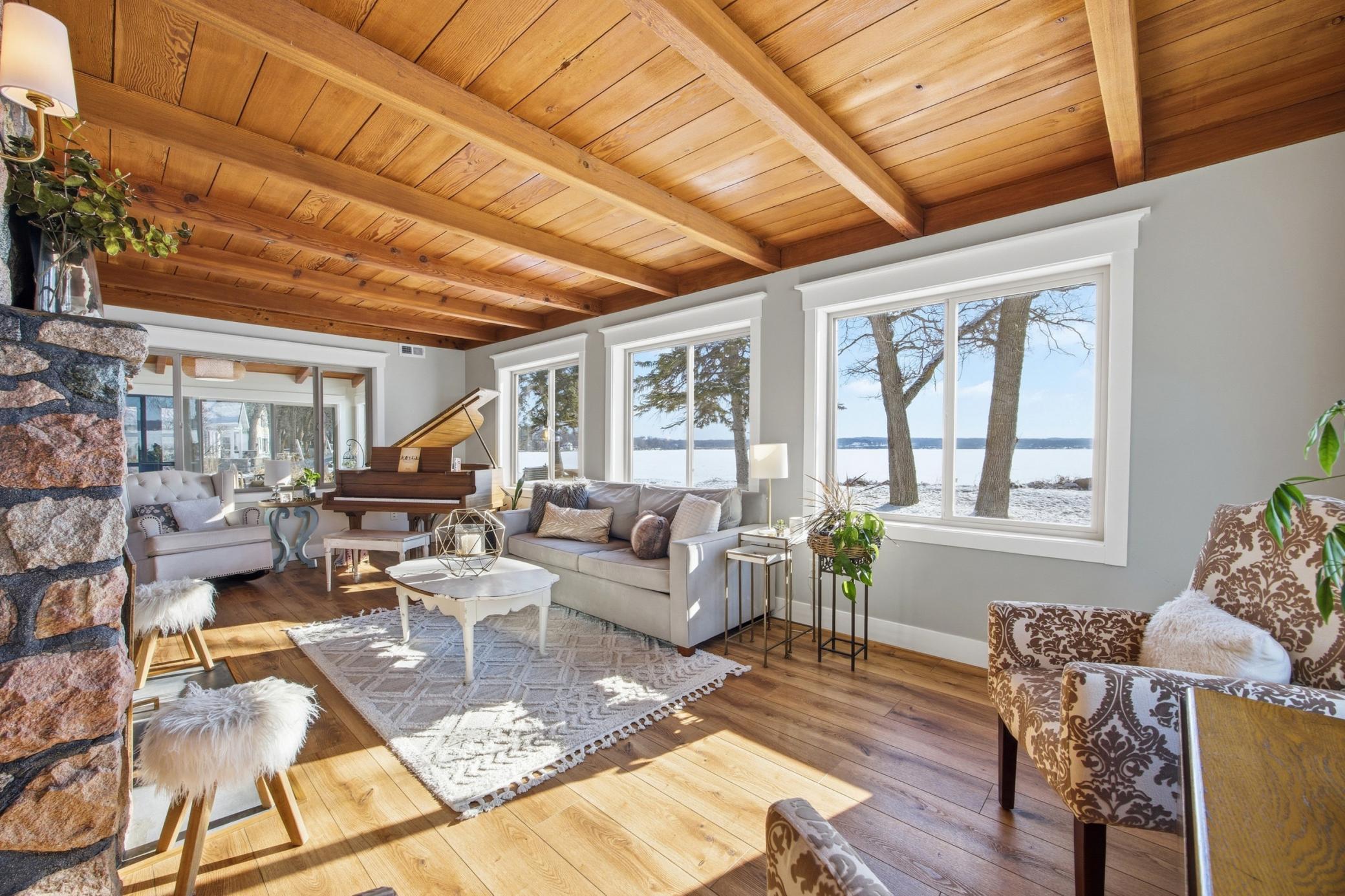 611 N Shore Drive Property Photo 12