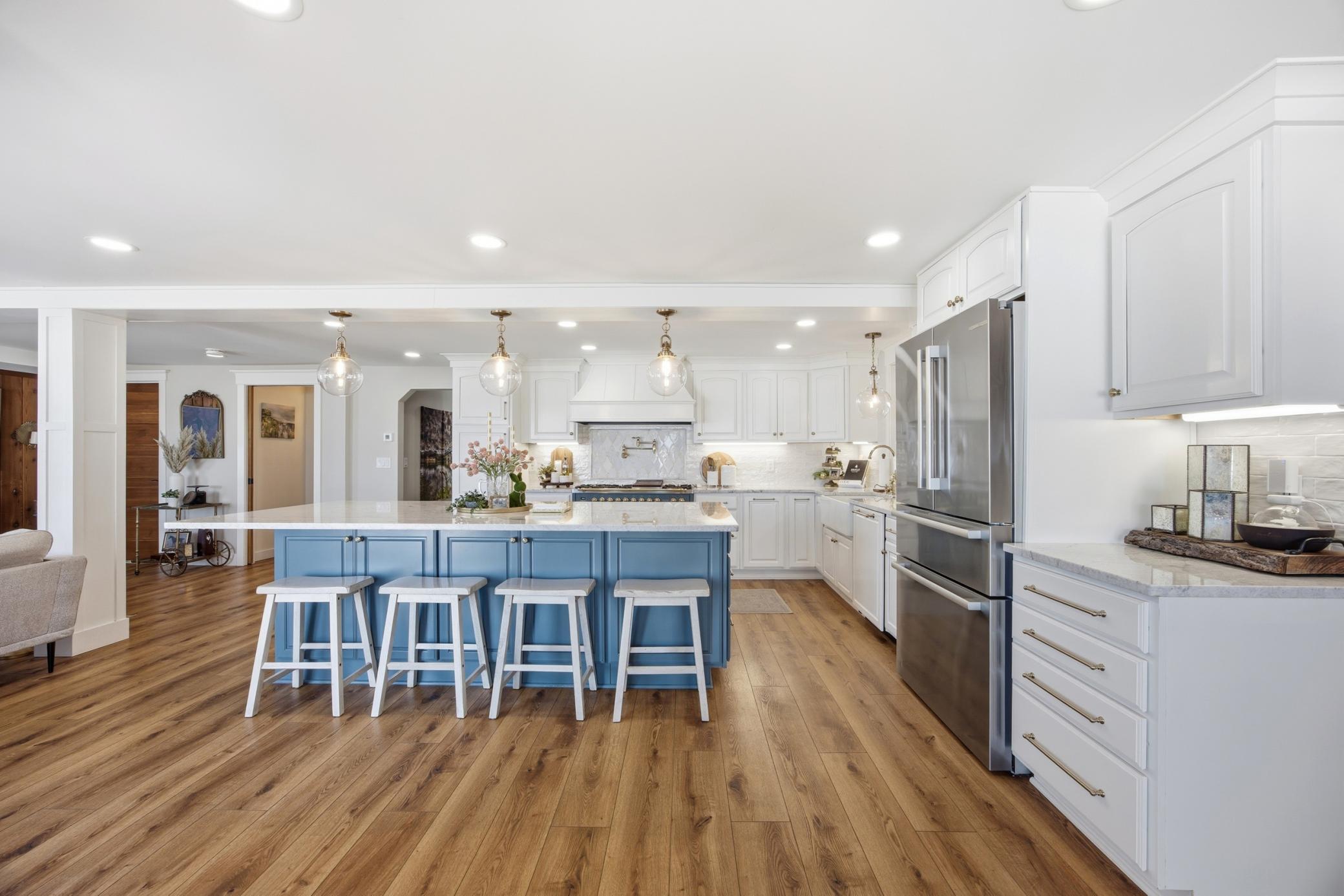 611 N Shore Drive Property Photo 16