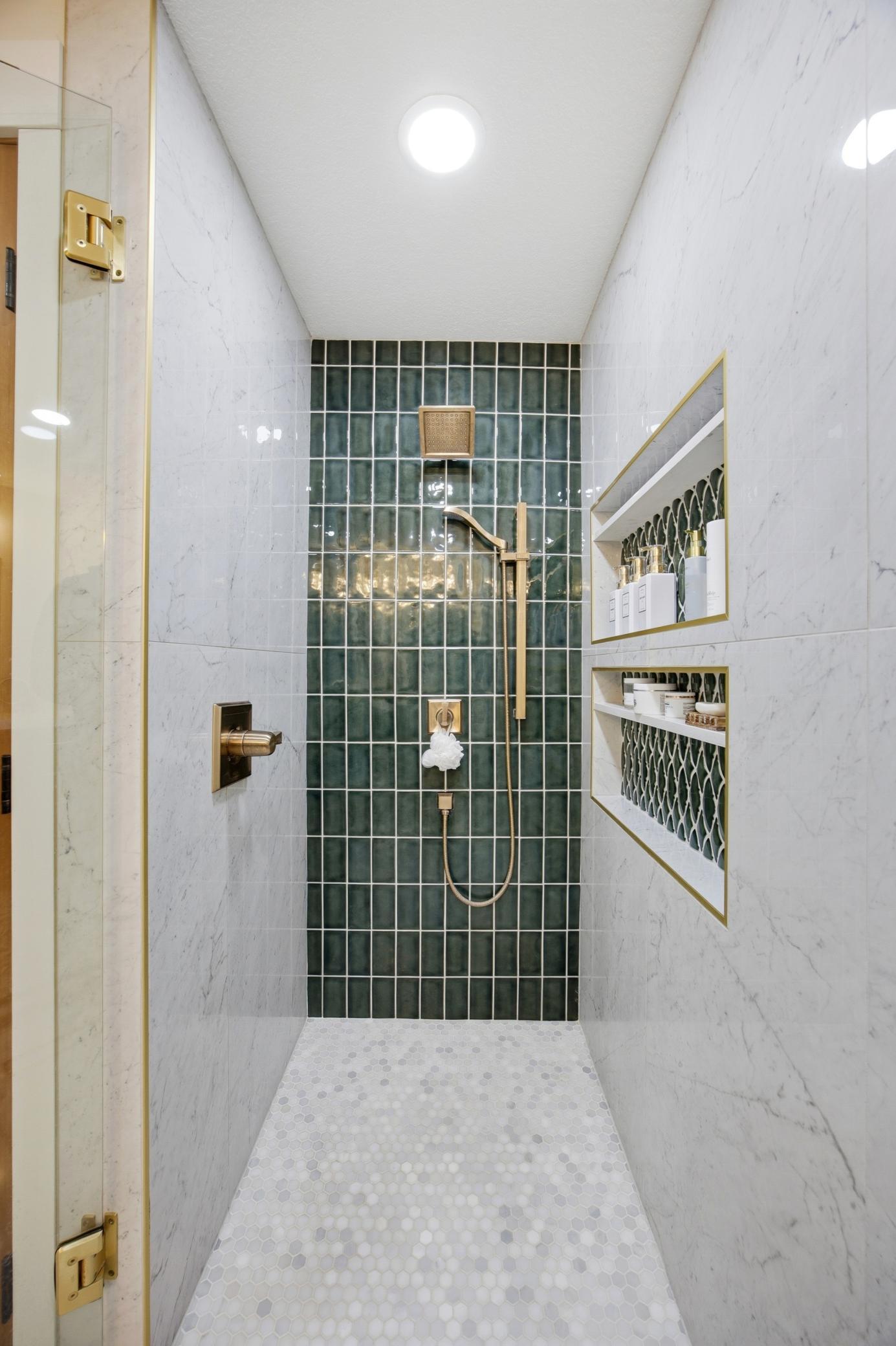 611 N Shore Drive Property Photo 42