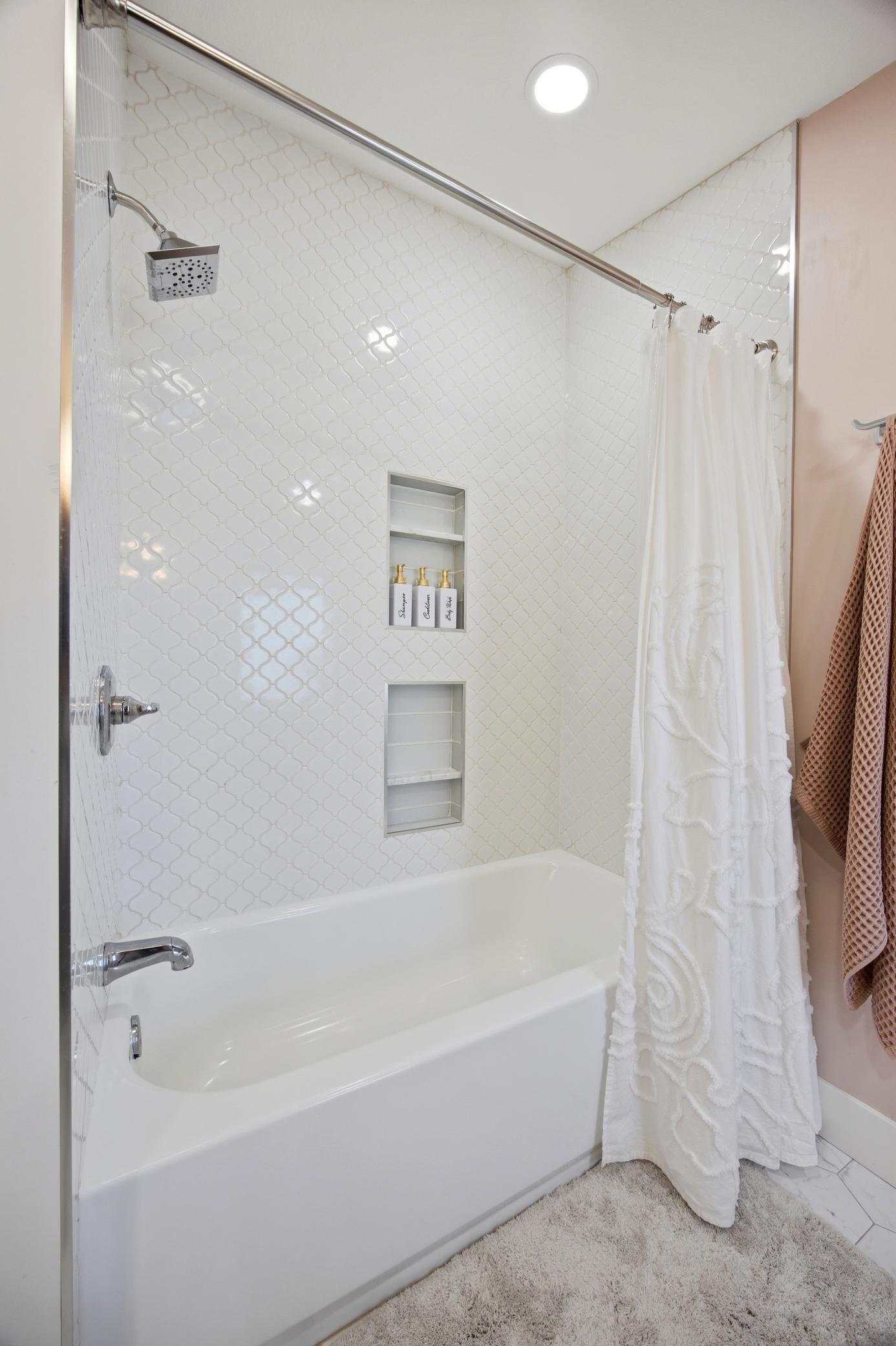 611 N Shore Drive Property Photo 52