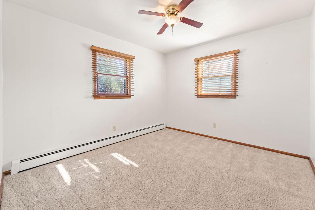 2807 Edgewood Drive N Property Photo 19