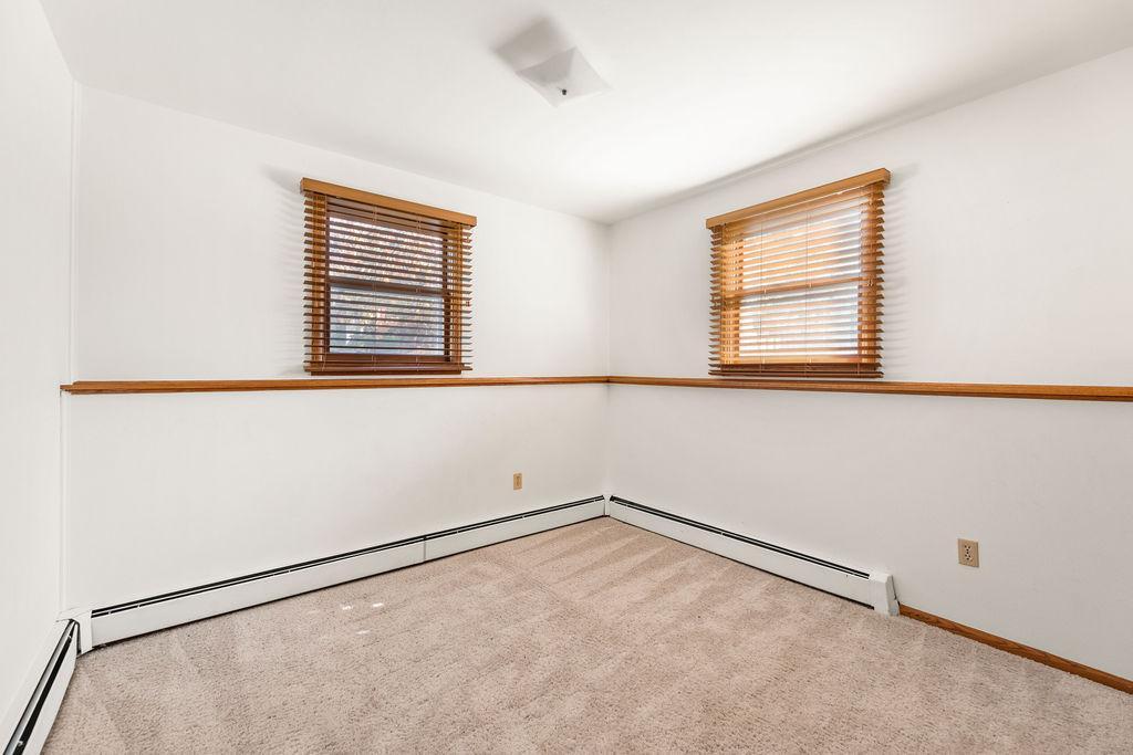 2807 Edgewood Drive N Property Photo 33