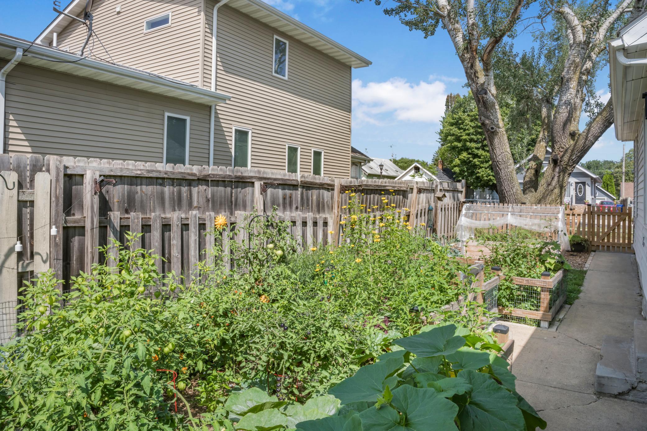 282 Annapolis Street E Property Photo 28