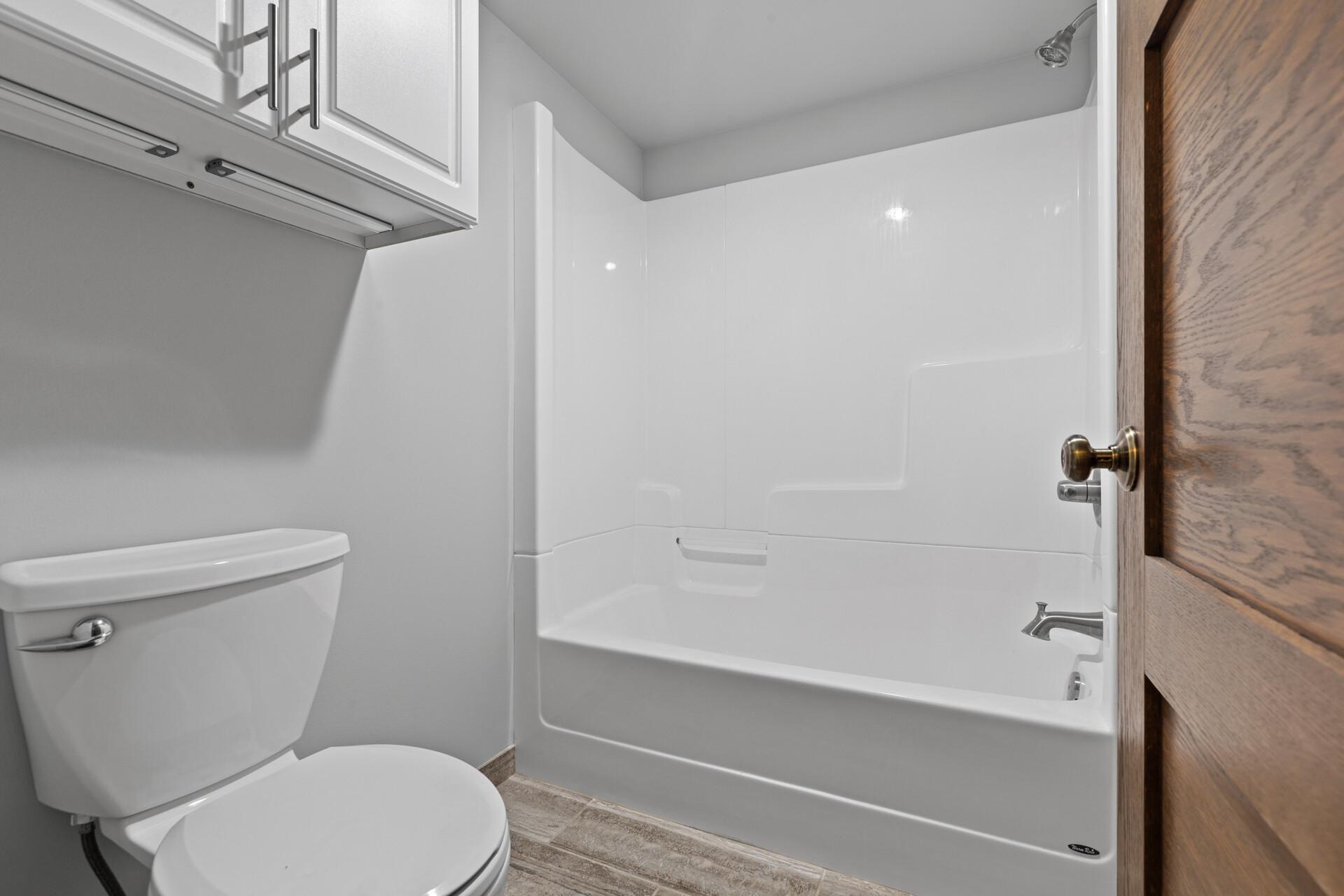 4442 Cedar Lake Road S 7 Property Photo 11