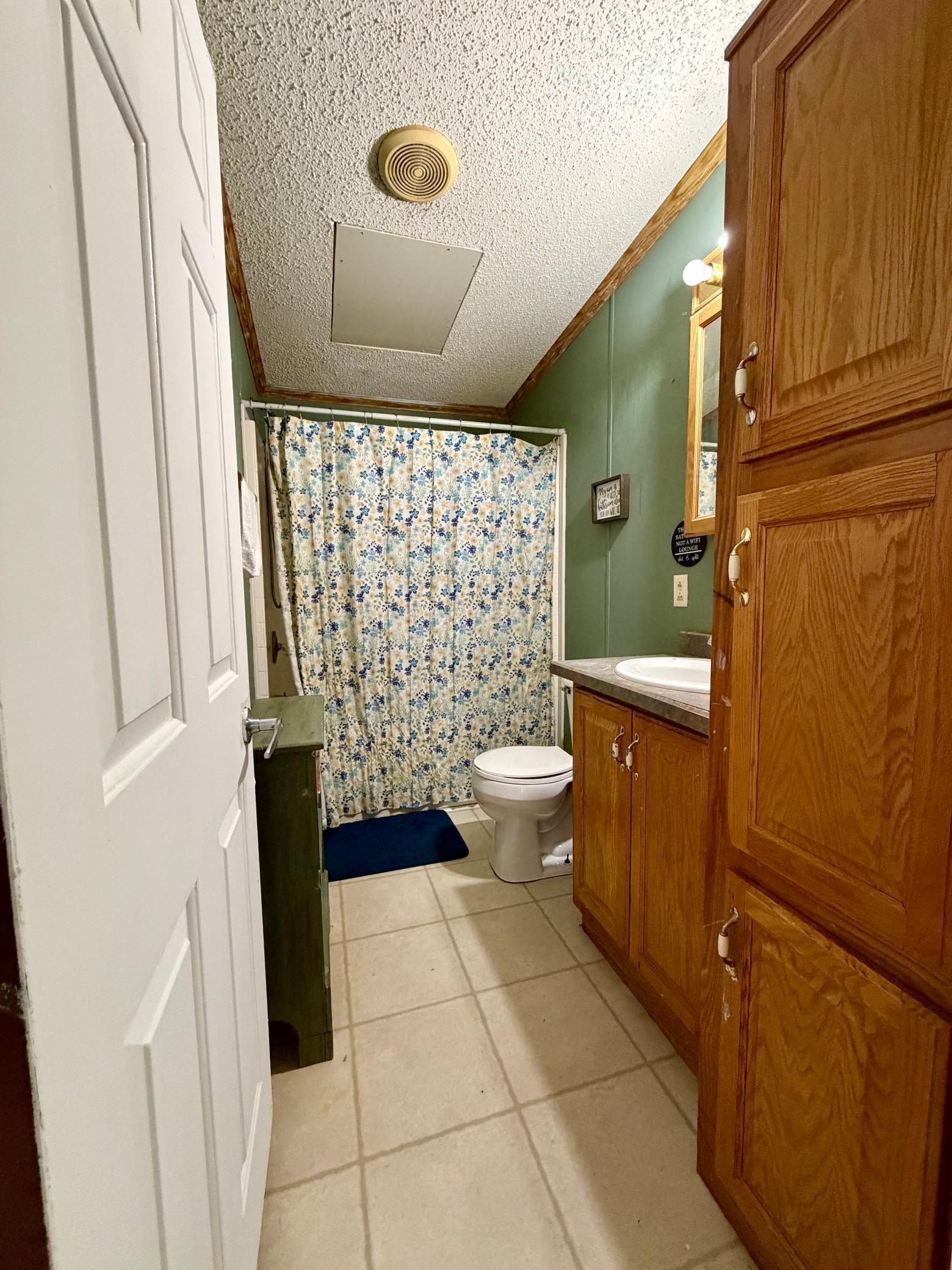3911 Alder Street Ne Property Photo 6