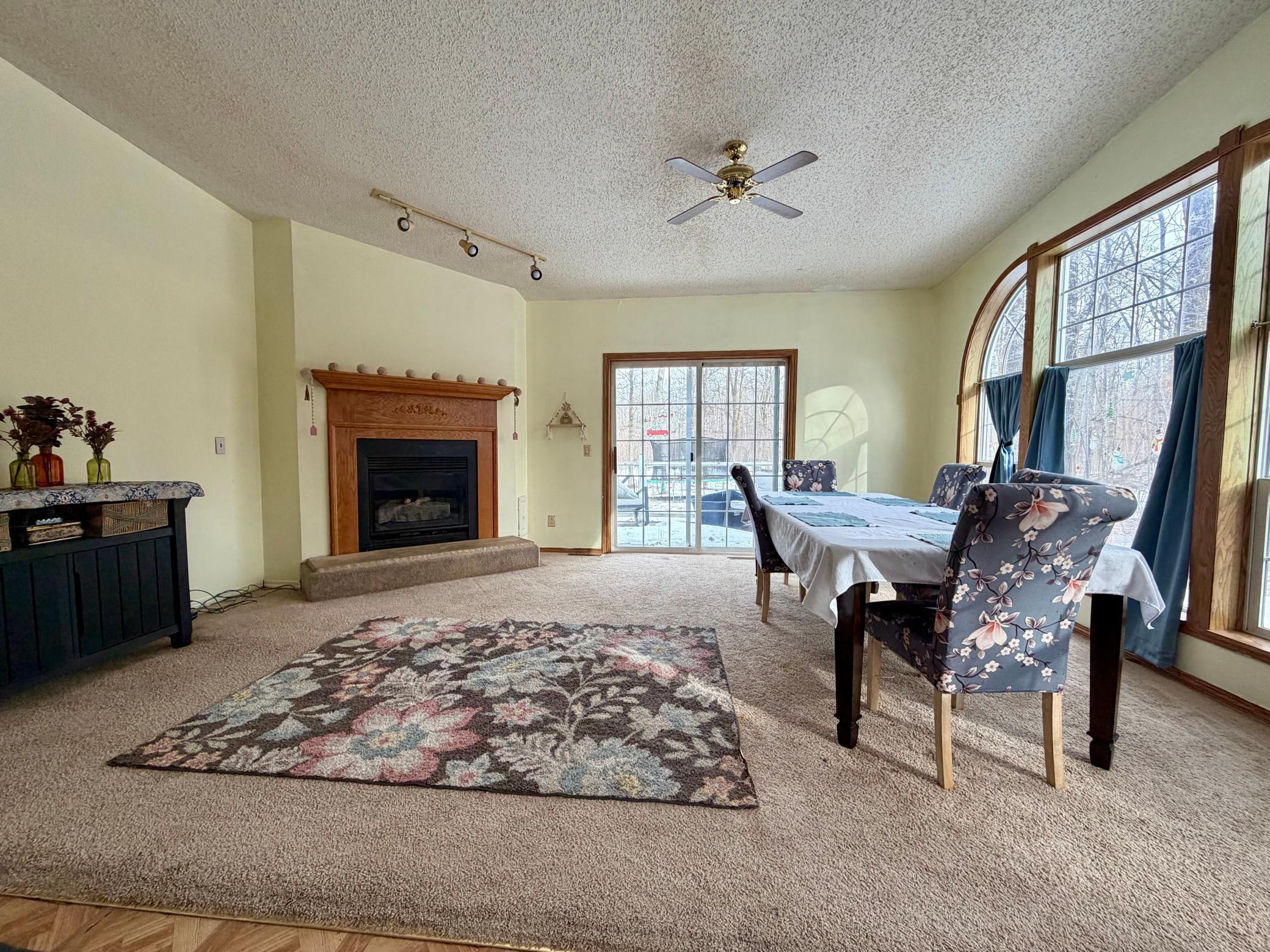 3911 Alder Street Ne Property Photo 14