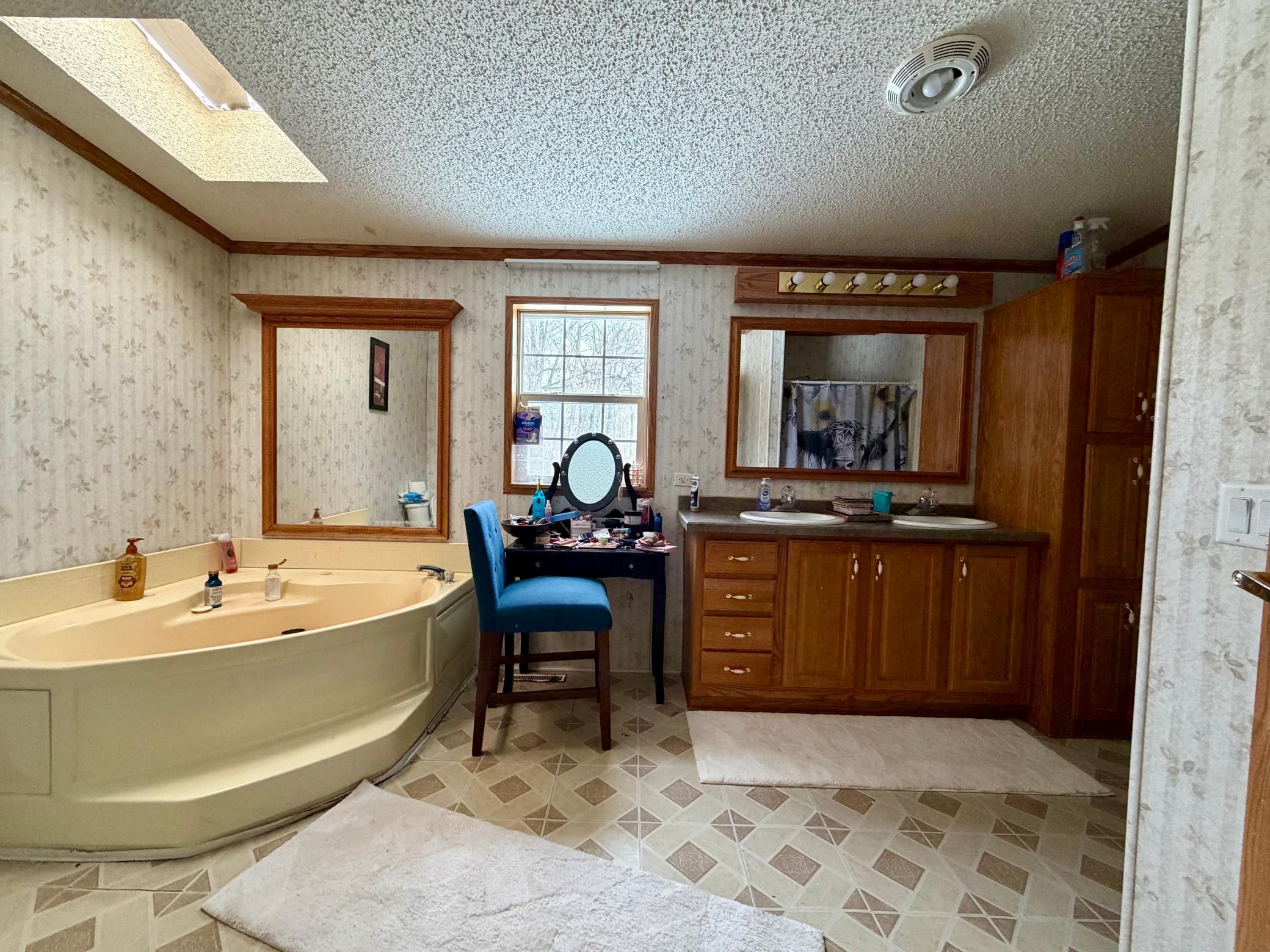 3911 Alder Street Ne Property Photo 18